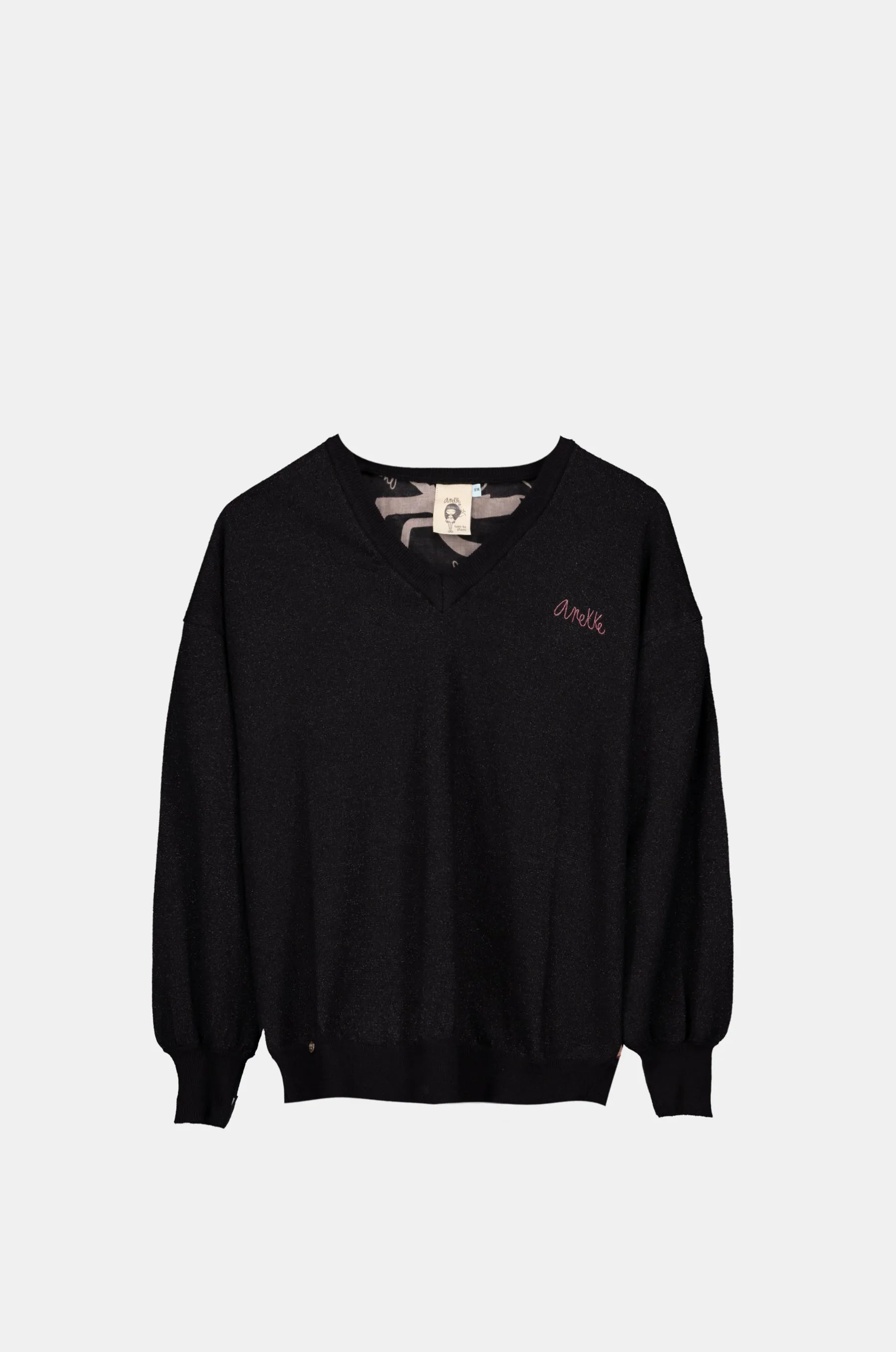 Lightweight Design Under Jacket Black sweater with printed back