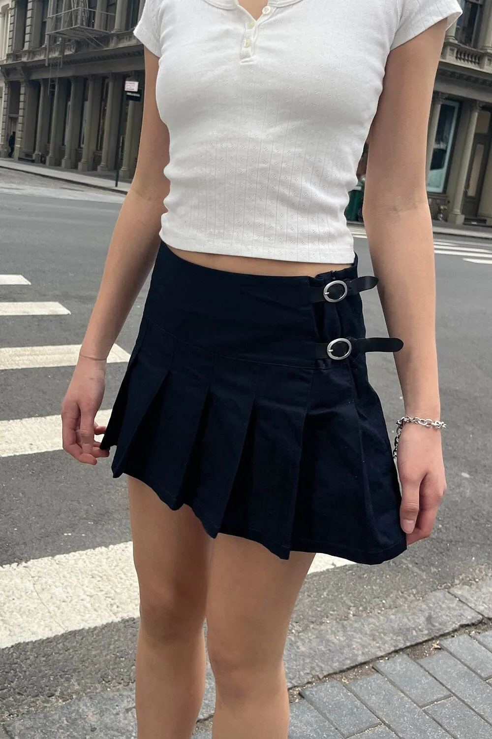 Kim Buckle Skirt Chic Look
