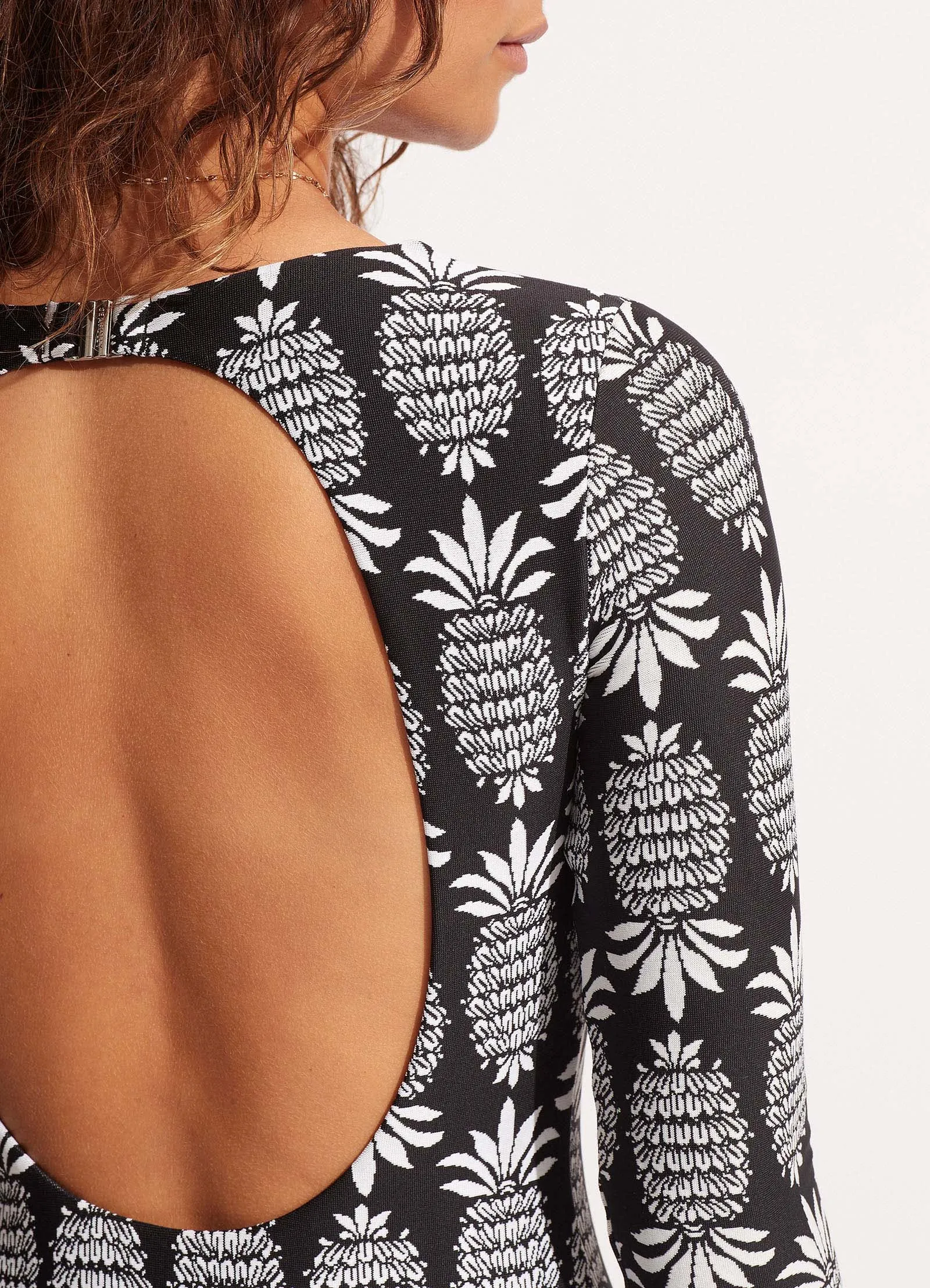 Coastal Fashion Corsica V Neck Long Sleeve Surfsuit - Black