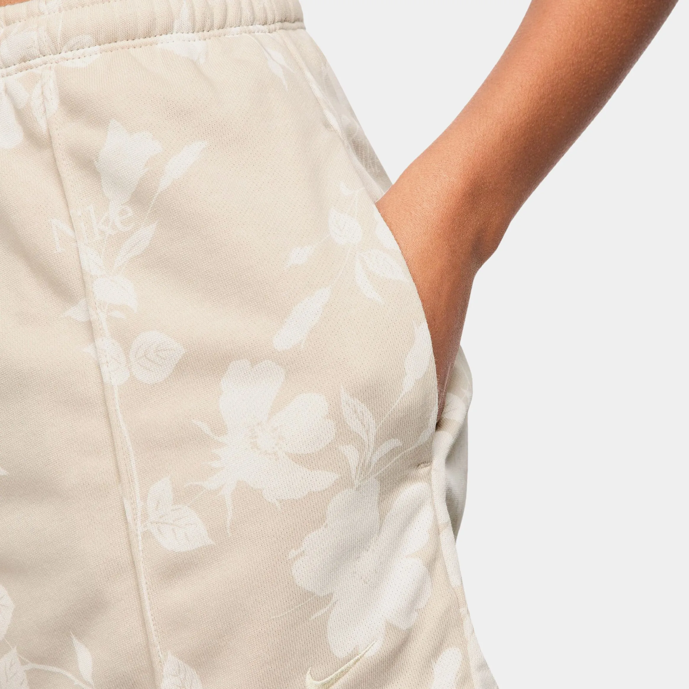 Easy Comfort Fit Chill Terry Mid Rise 4" All Over Print Womens Shorts (Light Orewood Brown/Sail)