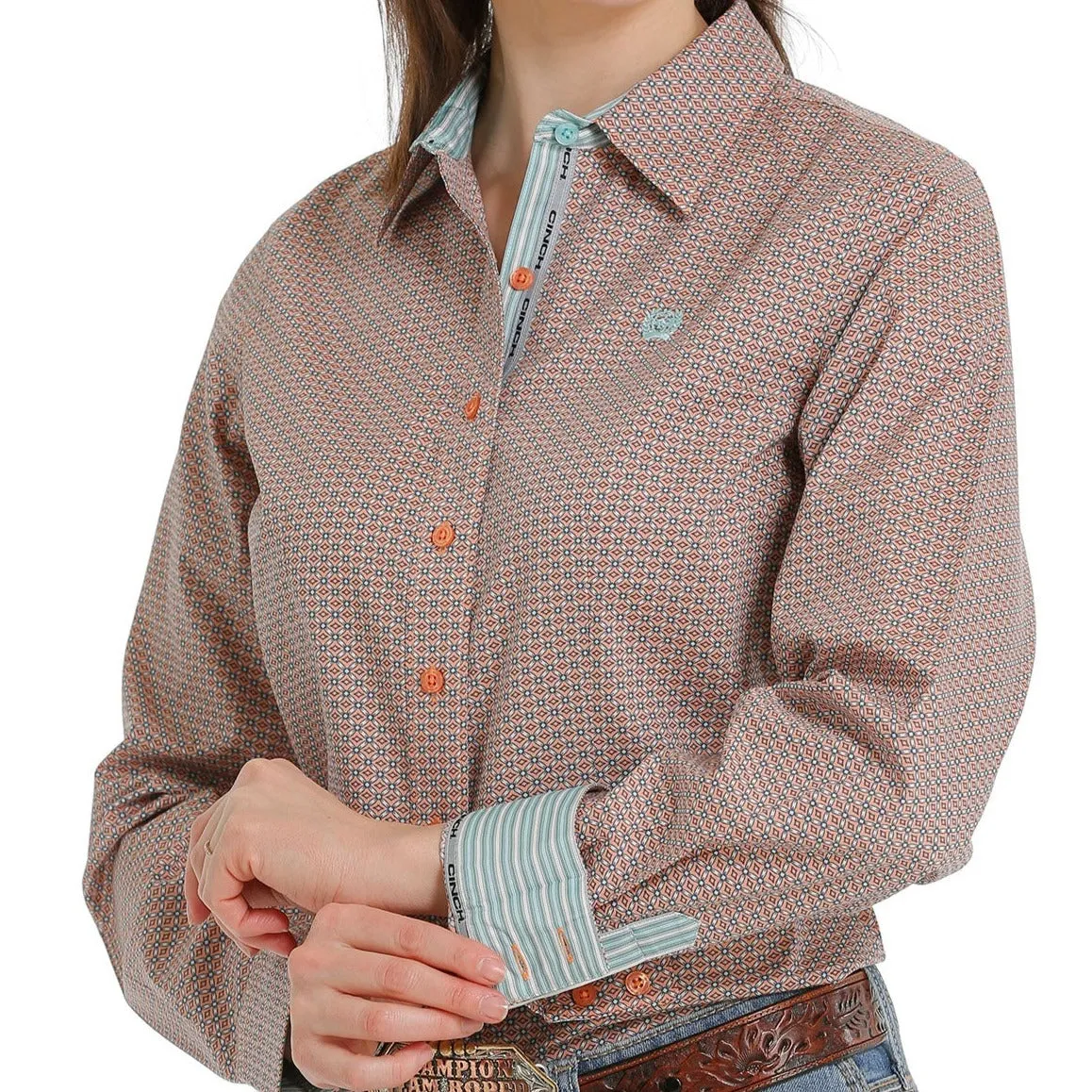 Comfy Essentials Wear Comfortable Style Cinch Women's L/S Blush and Blue Diamond Print Western Button Down Shirt
