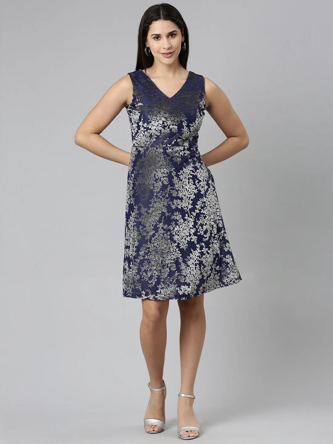 Earth-Tone Women's Navy Blue Floral Print V-Neck Smocked Fit & Flare Dress