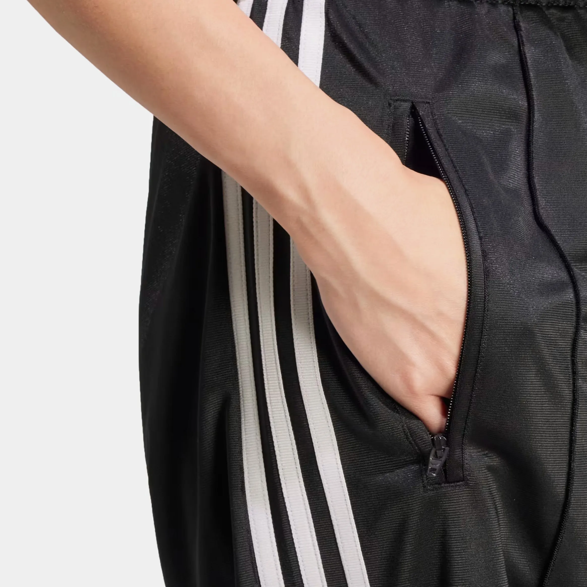 Sleek Appearance Cropped hem Adicolor Classic Firebird Loose Track Womens Pants (Black)