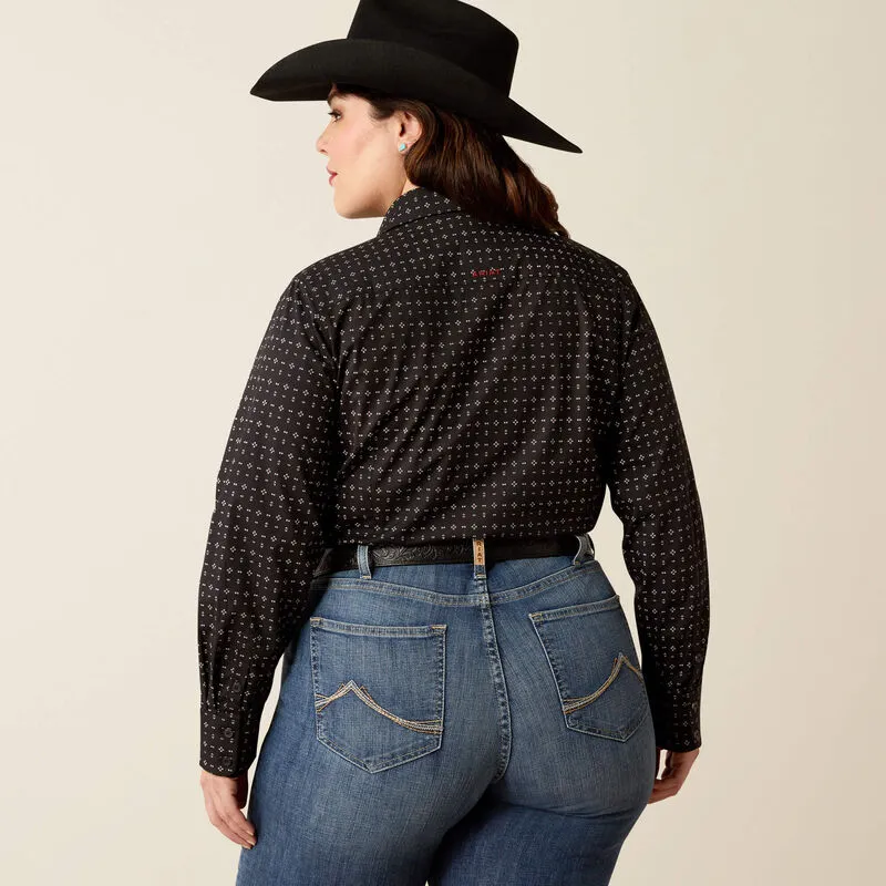 slim fit Retro Style Ariat Women's Kirby Stretch L/S Western Button Down Shirt in Black Gia Geo (Available in Plus Sizes)