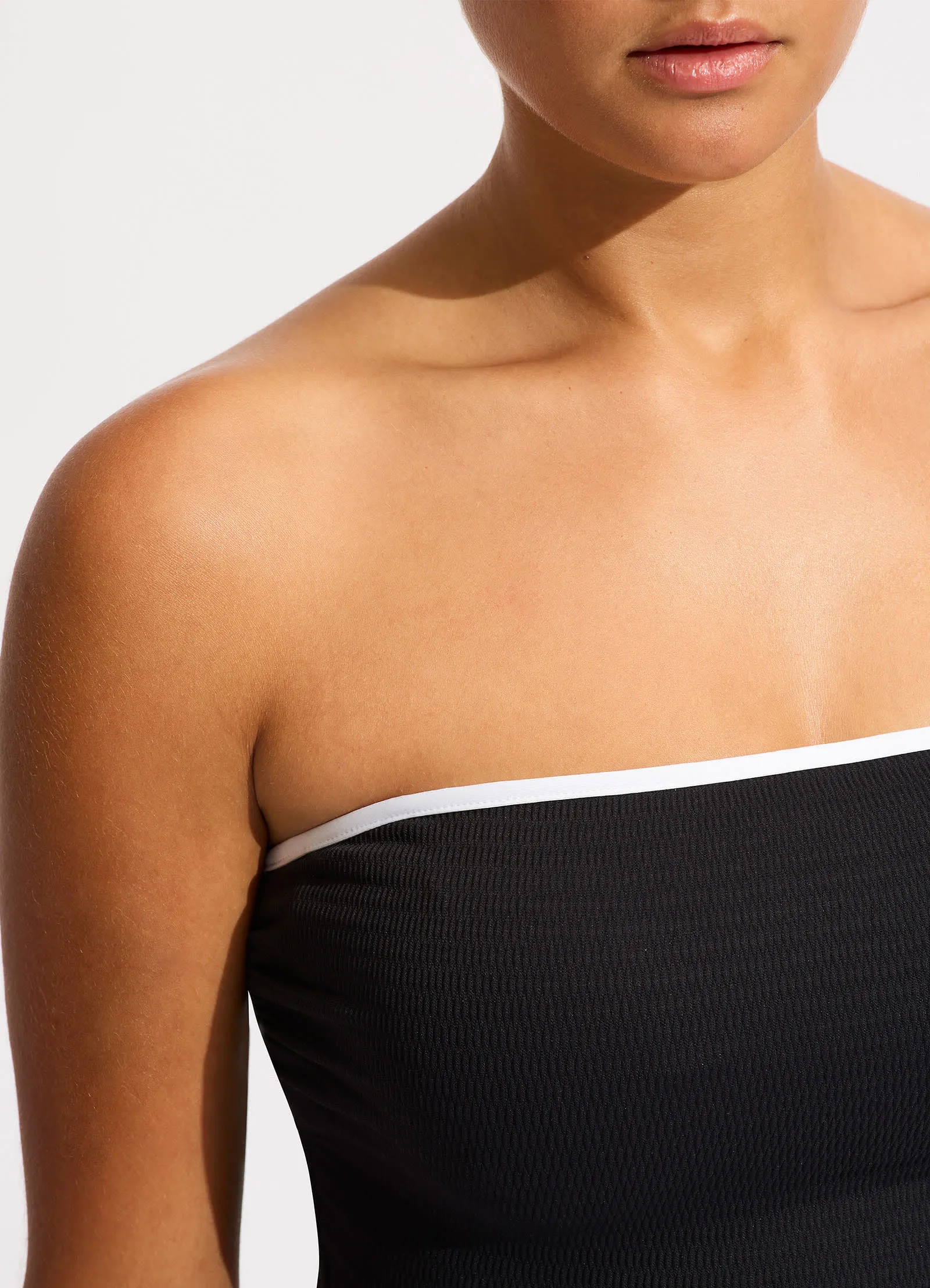 Soft Touch Hydrodynamic Silhouette Beach Bound DD Bandeau One Piece - Black