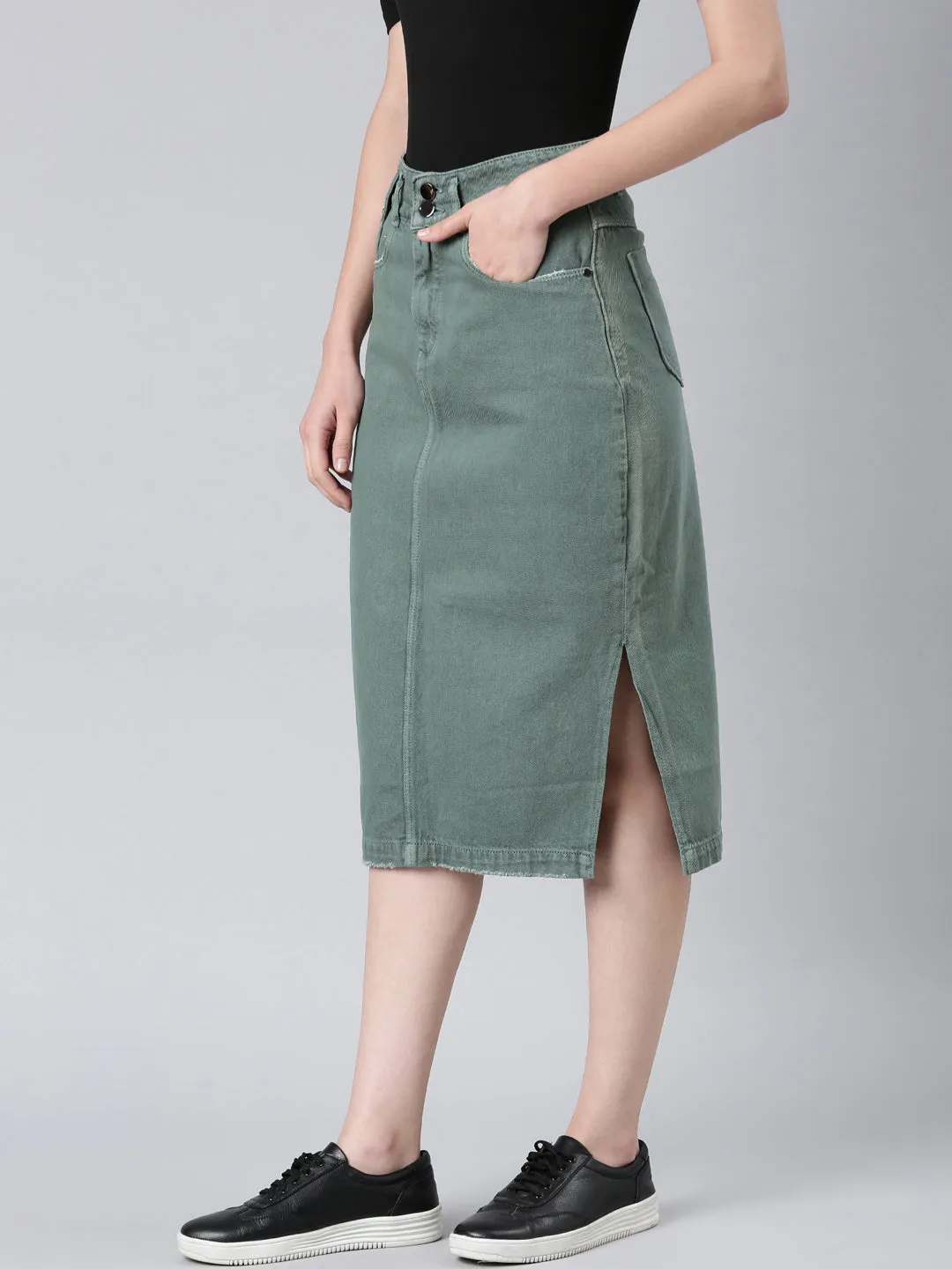 Women's Green Solid Pencil Skirt Polished Fit