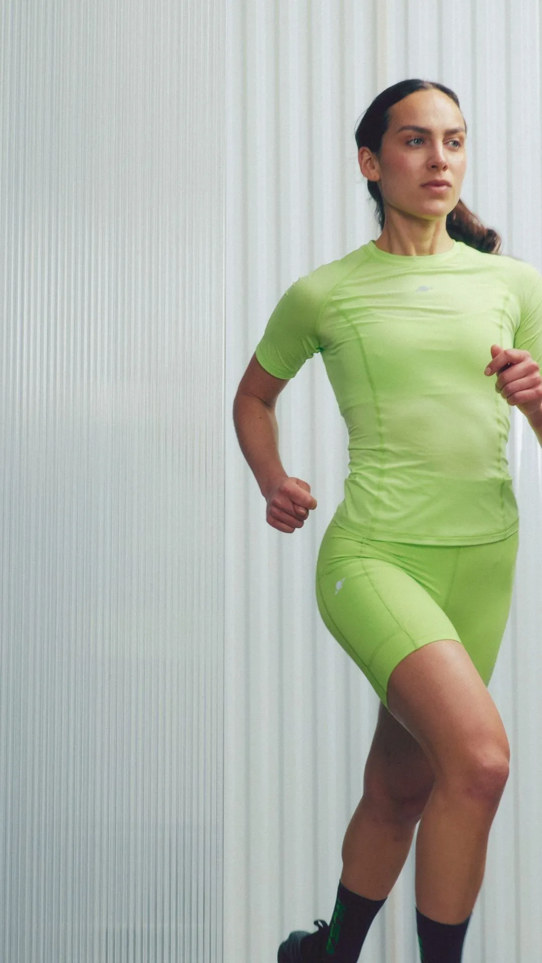 SPEED1 SHORT SLEEVE Active Layering V neck style