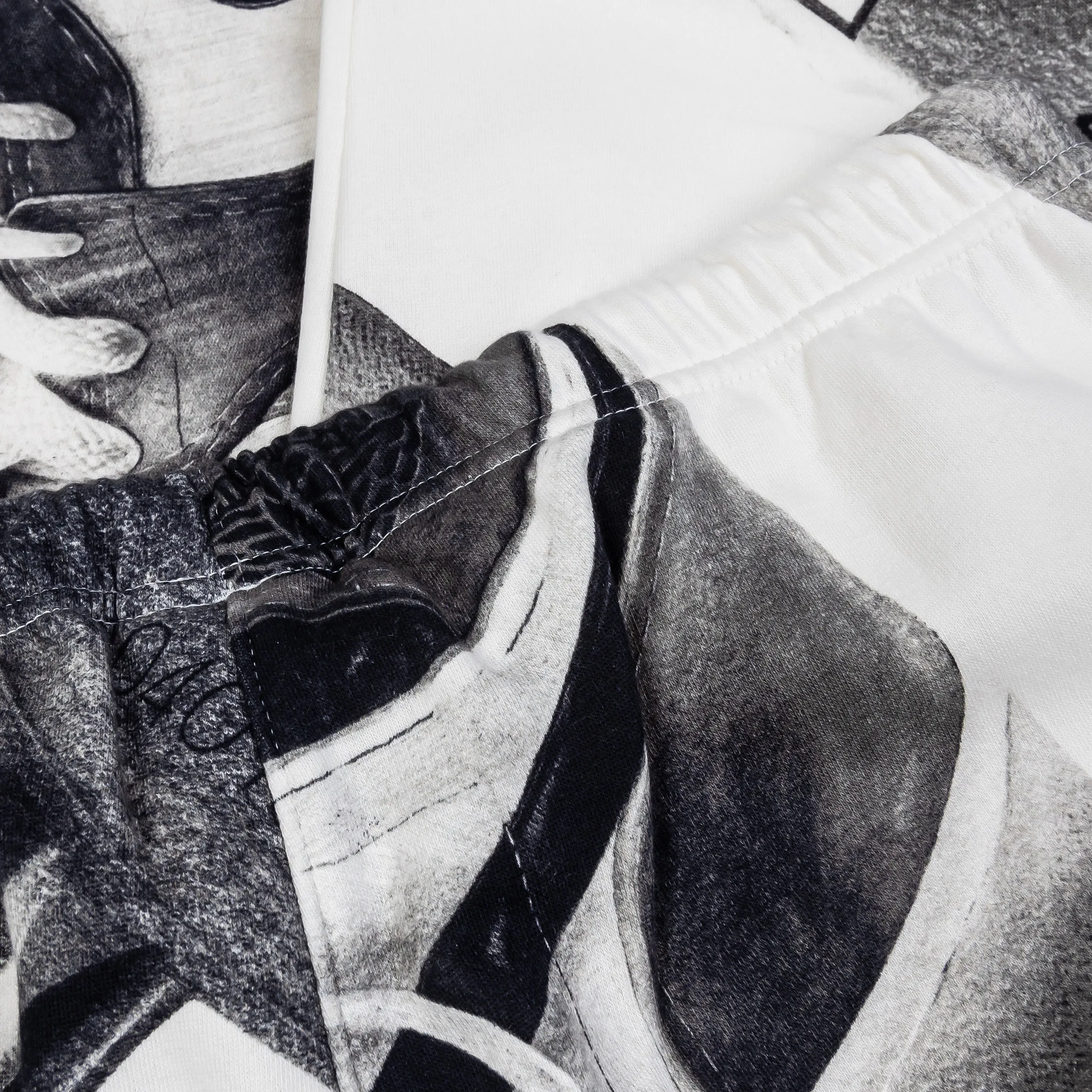 Comfortable Movement Soft Material Brooklyn Fleece Chicago vs Washington Joggers Womens Sweatpants (Beige/Black)