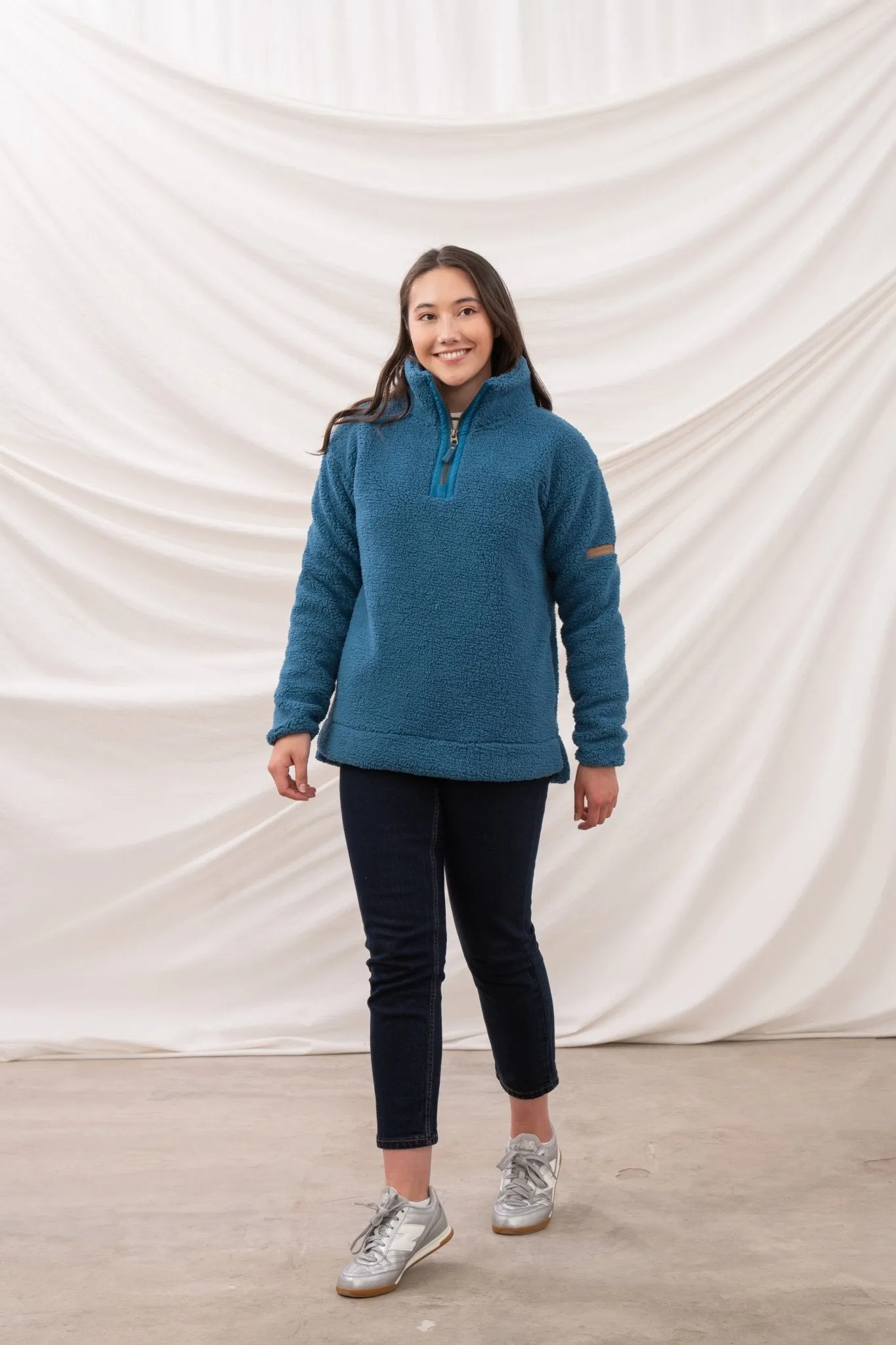 Coast Fleece - Teal Weekend Wear aesthetic features