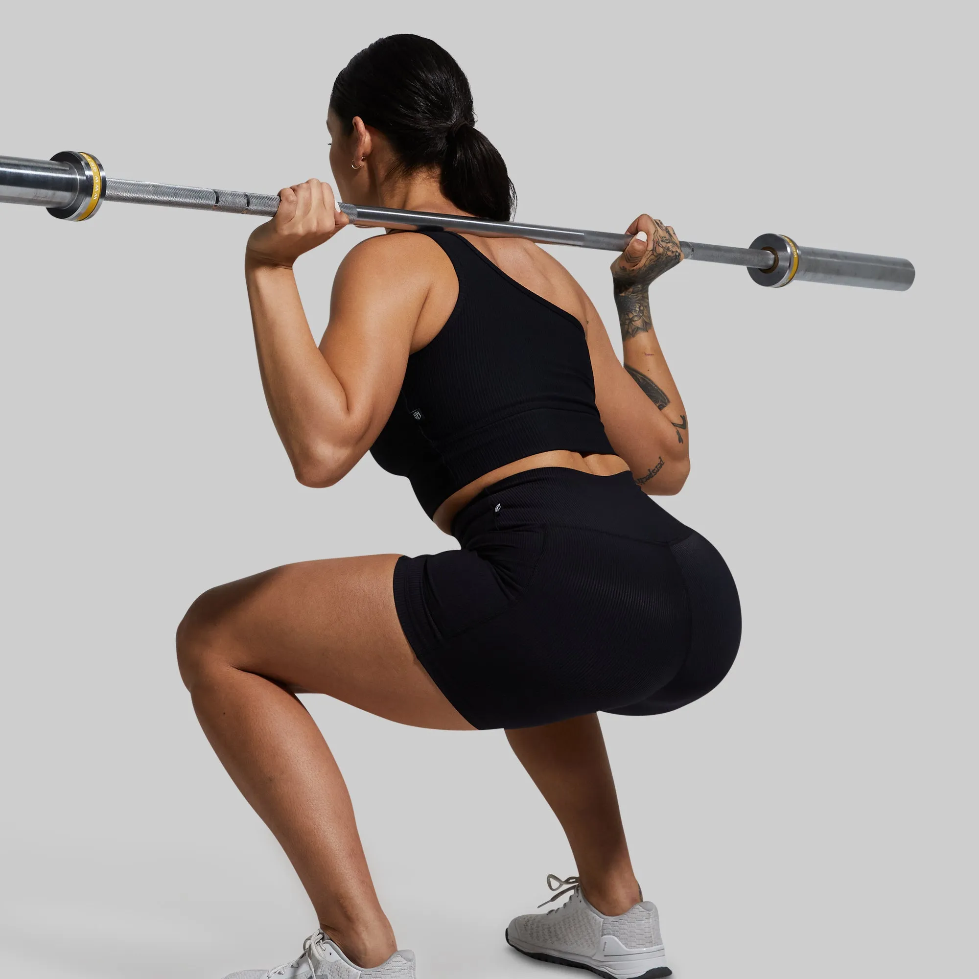 Smooth Texture Recycled sports apparel Evolve Sports Bra (Black)