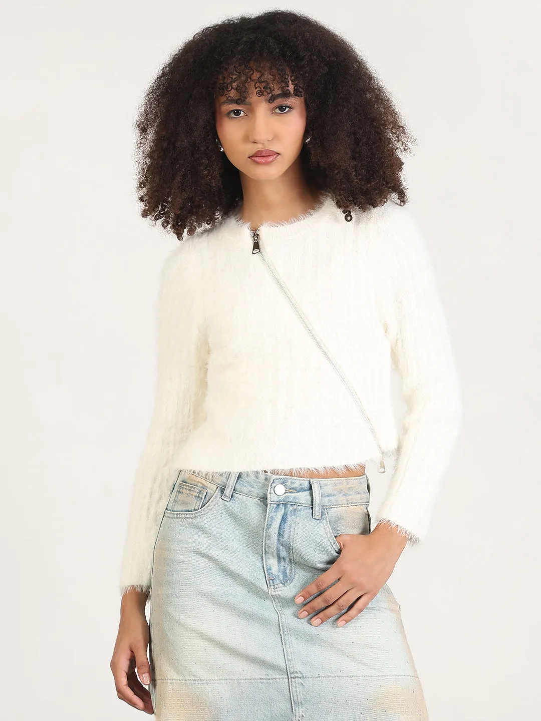 Comfortable Layers Elegant and Relaxed Women's White Solid Fitted Crop Top