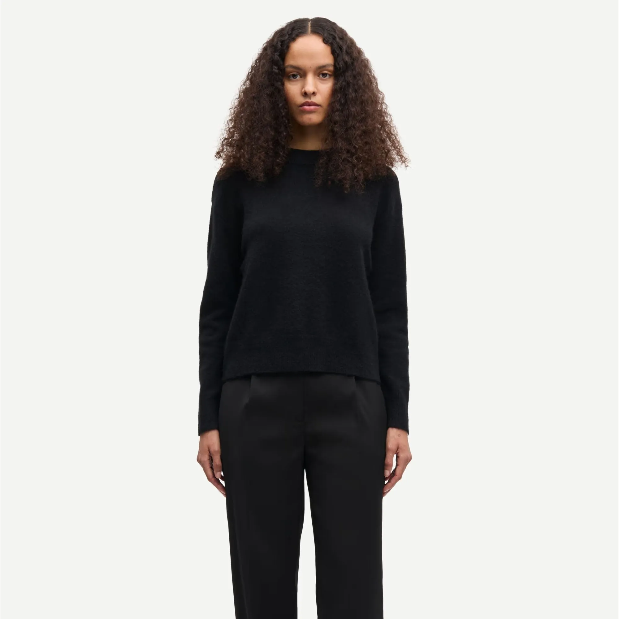 Layered Cuff Anour O-N Sweater (Black)
