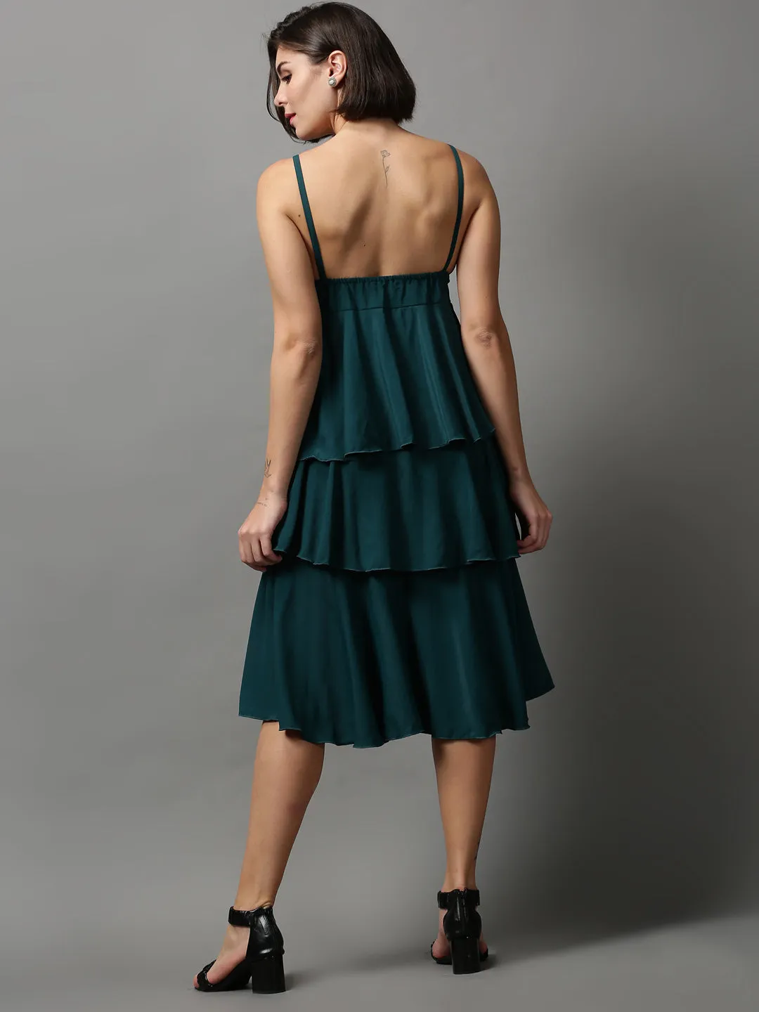 Relaxed Wear Women's Green Solid Layered Crepe Empire Midi Dress