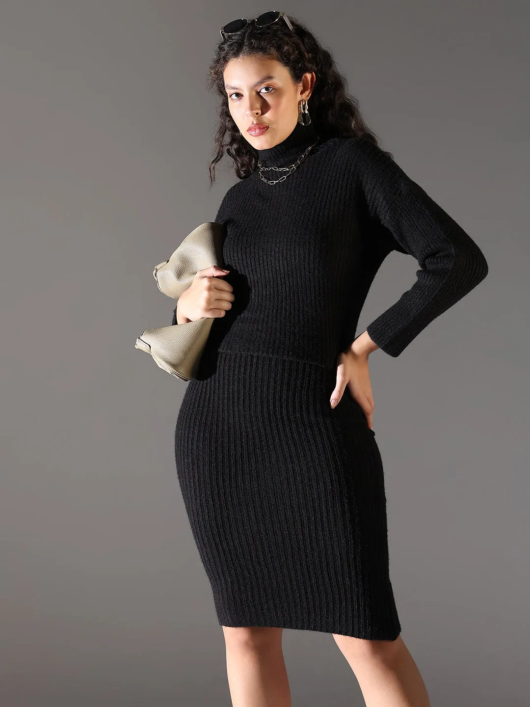 Velvet-Touch Delicate Mood Women's Black Round Neck Bodycon Dress