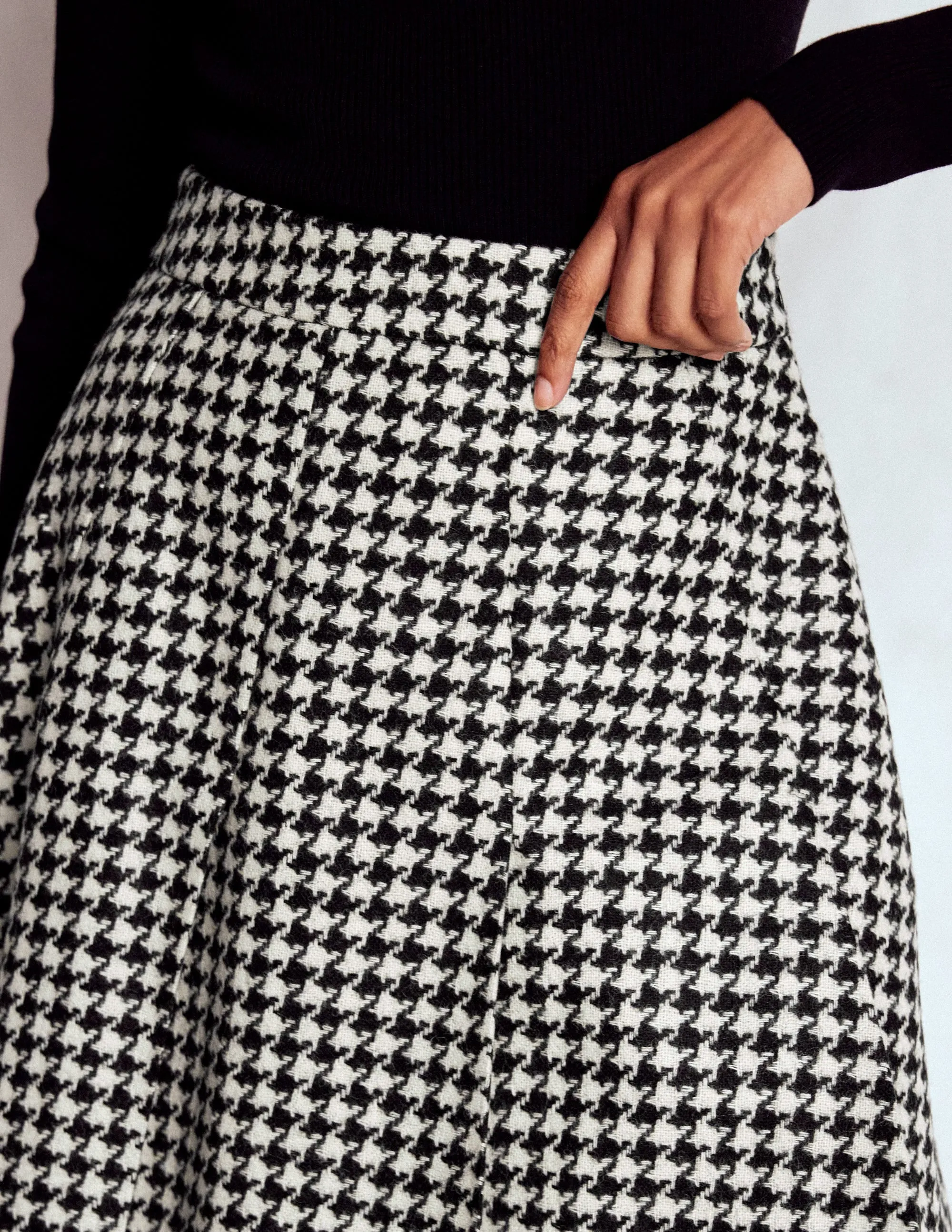 Flippy Wool Skirt-Black Dogstooth Creative Fashion