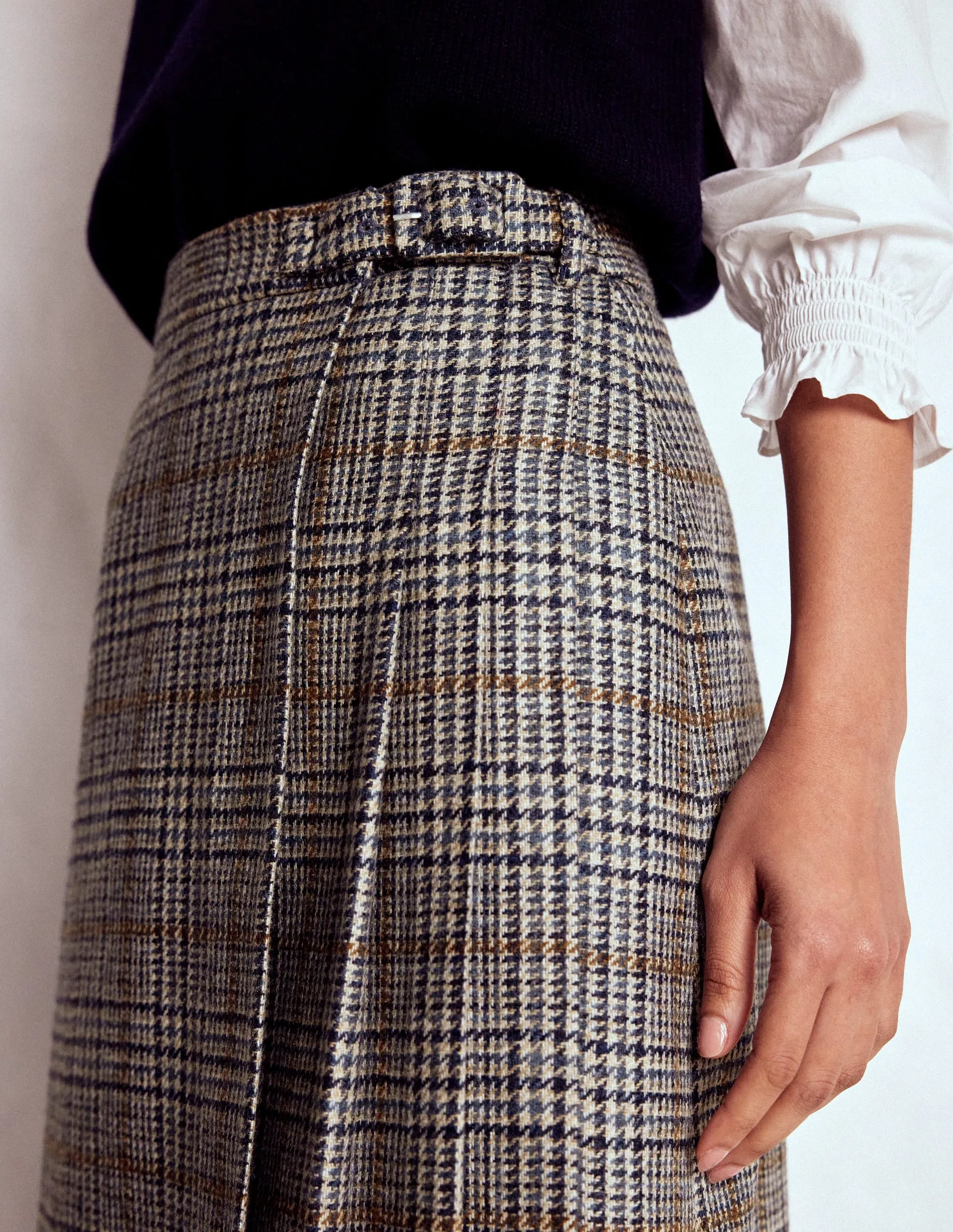 Helen Wool Kilt Skirt-Blue and Grey Prince of Wales Style Moment