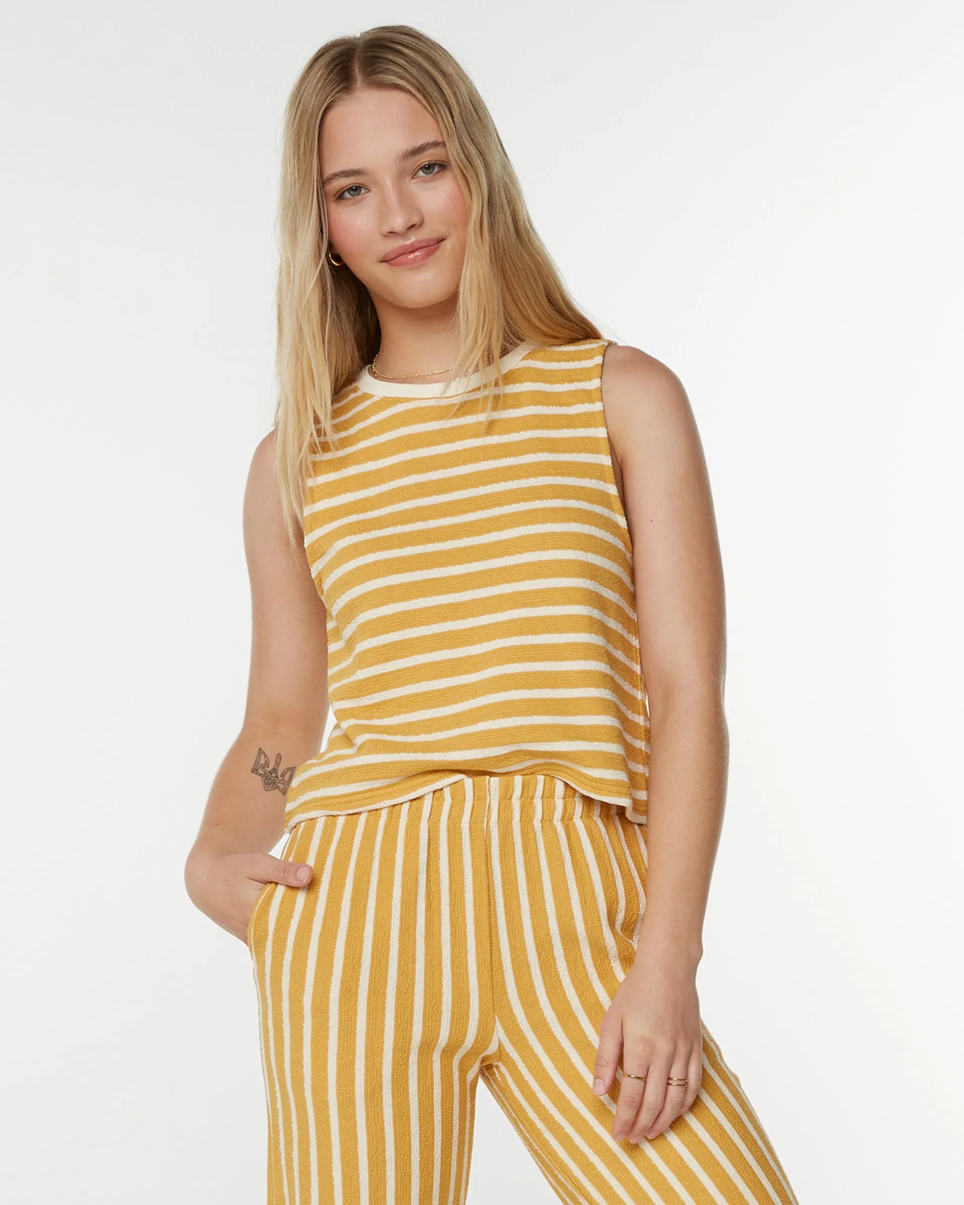 Stable Reliable Performance Java Stripe Tank - Amber Gold Solid