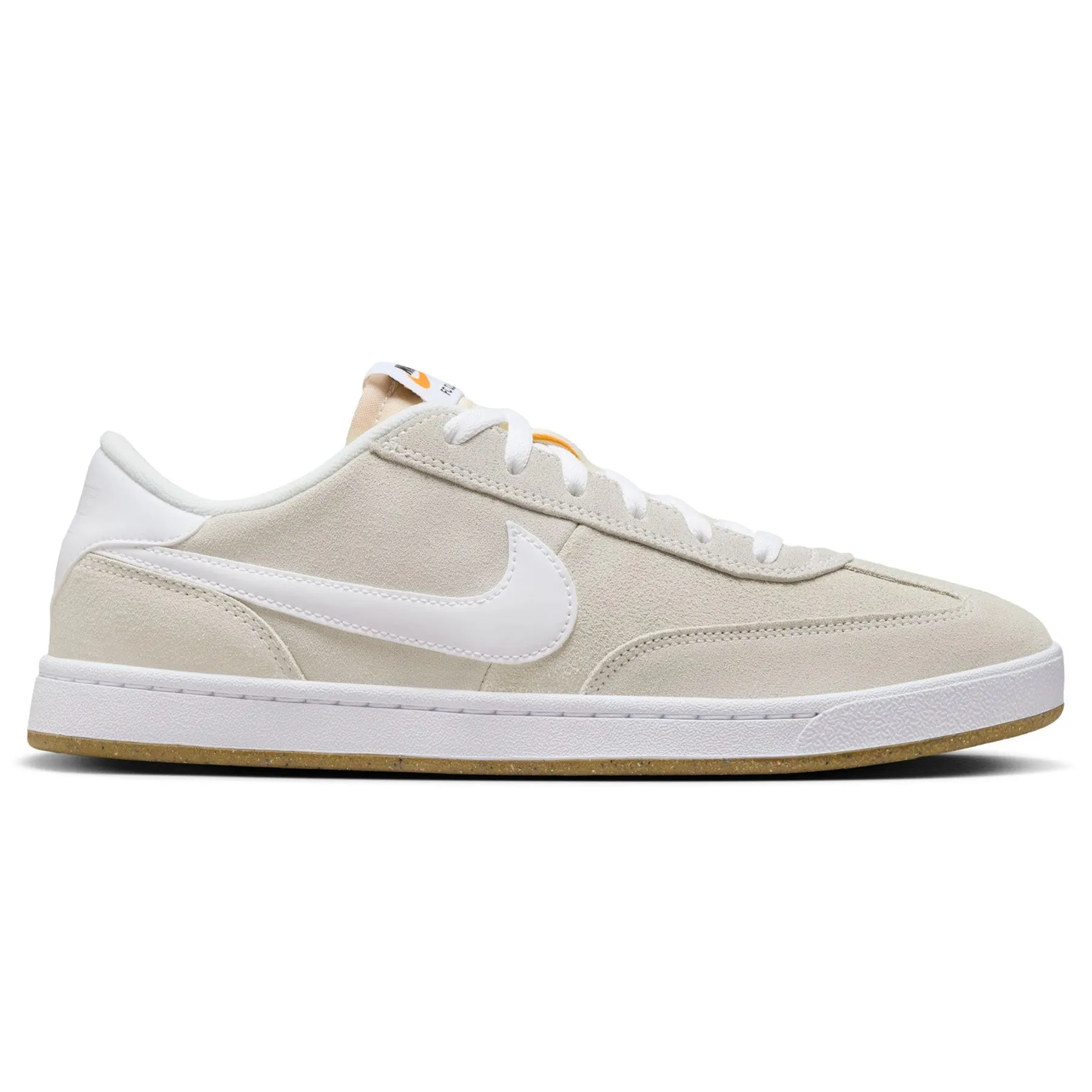Nike SB FC Classic Summit White Pro Performance Gear Street Session