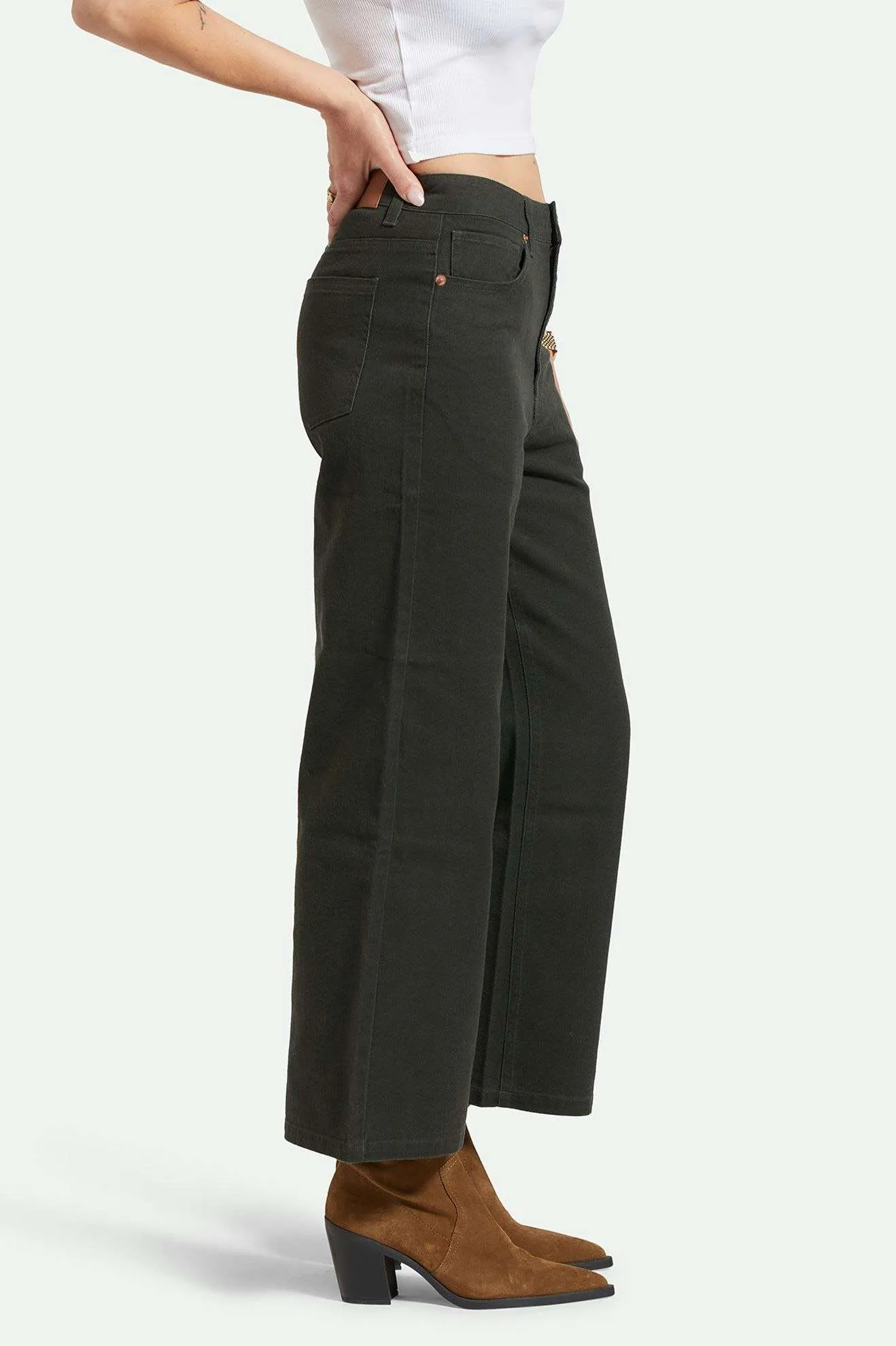 Margo Cropped 5-Pocket Pant - Washed Black Travel-Ready Soft Design