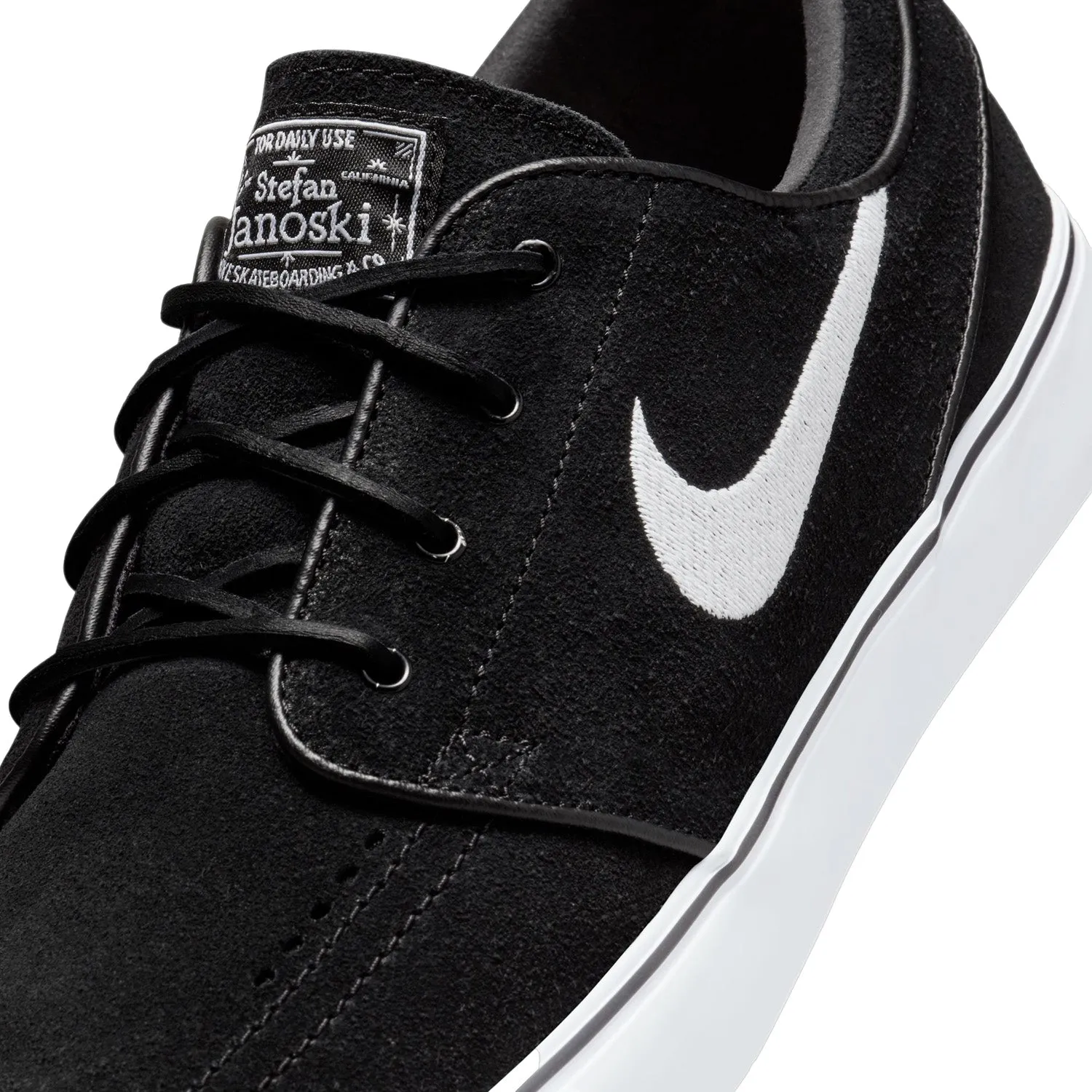 Nike SB Zoom Janoski OG  Black/White Street Action