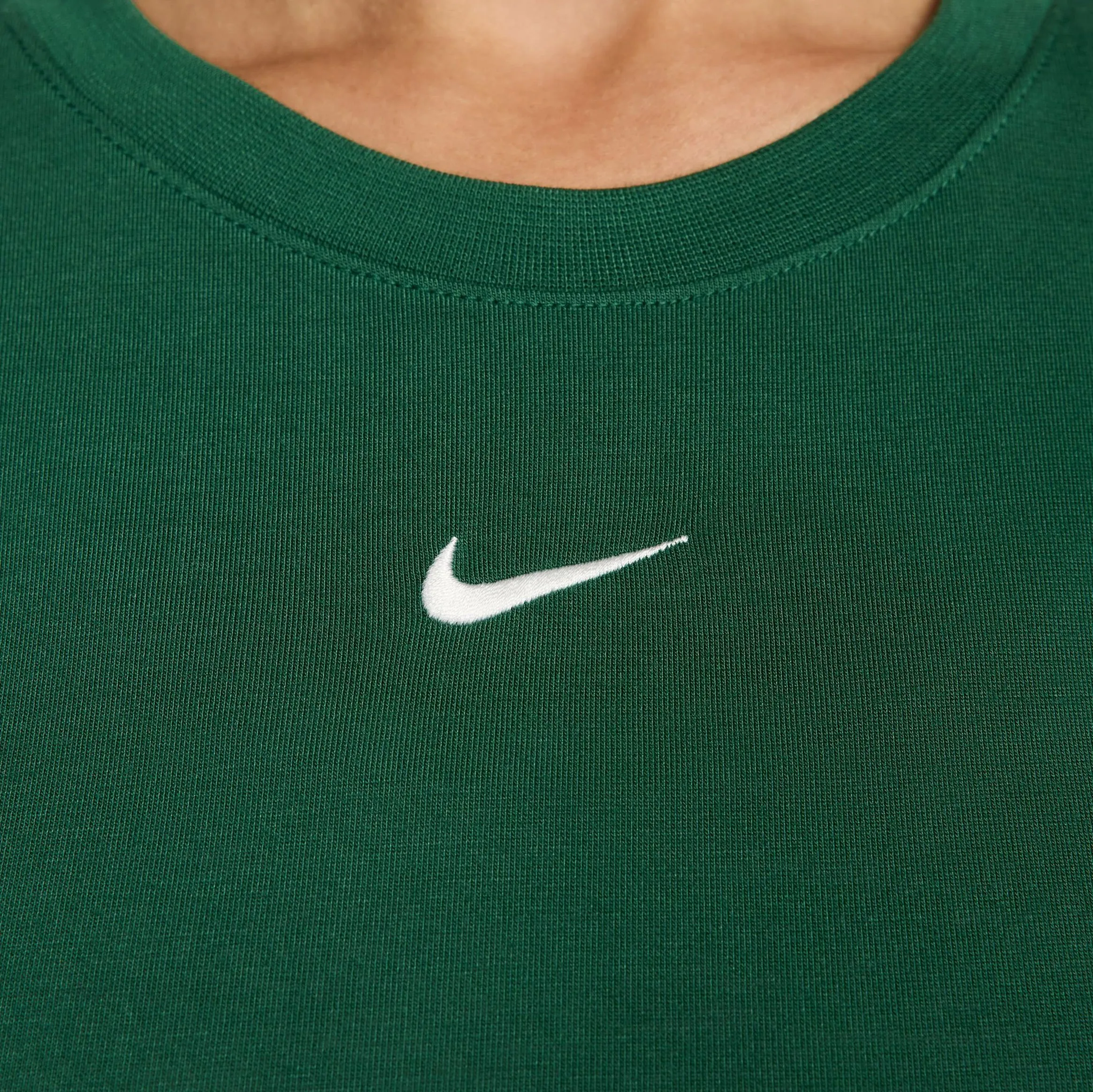 NSW Essential Slim Cropped Womens Short Sleeve Shirt (Green/White) NonRestrictiveFit