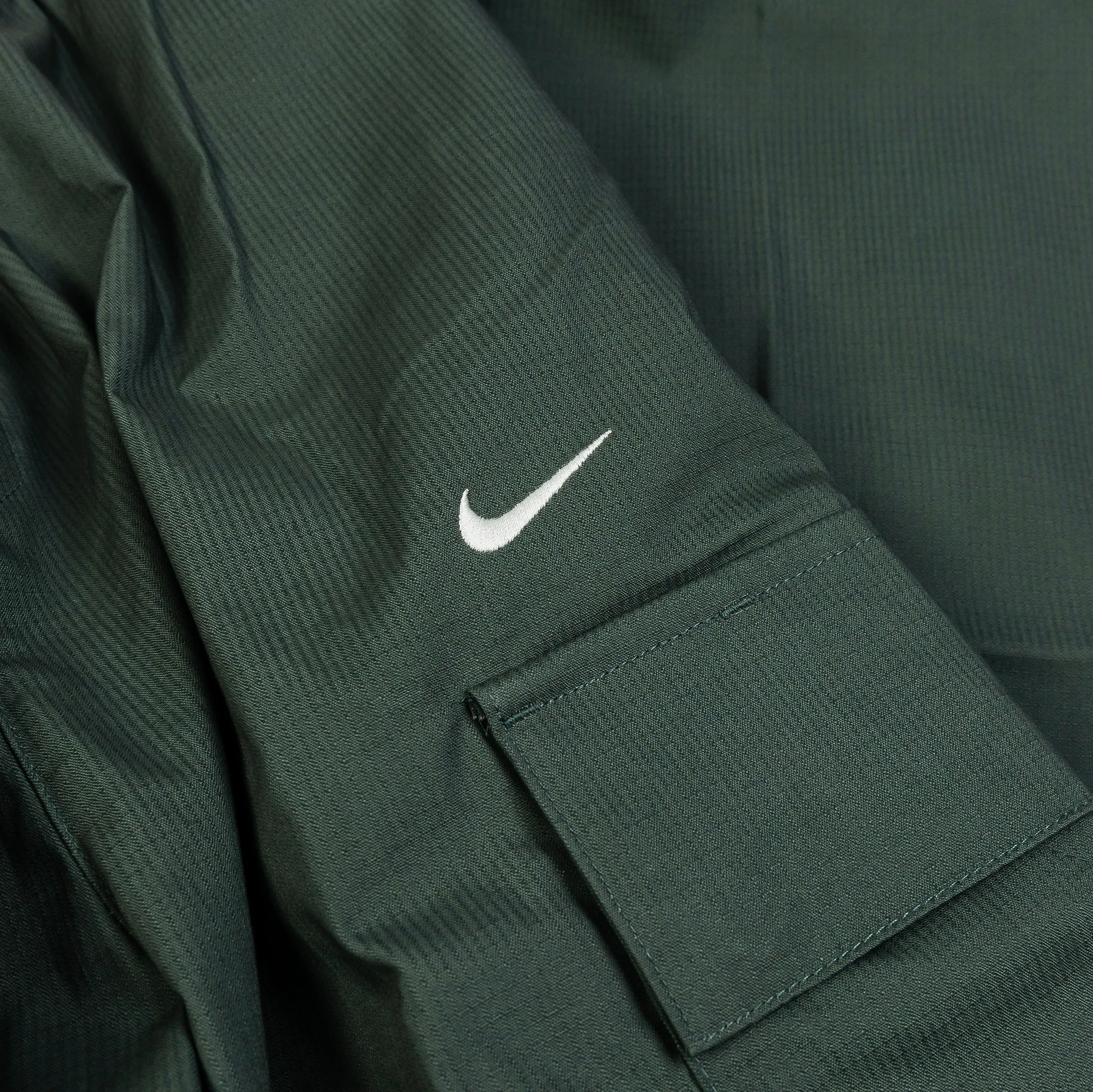 NSW Everything Woven Mid Rise Cargo Womens Pants (Vintage Green/White) Soft Touch Material