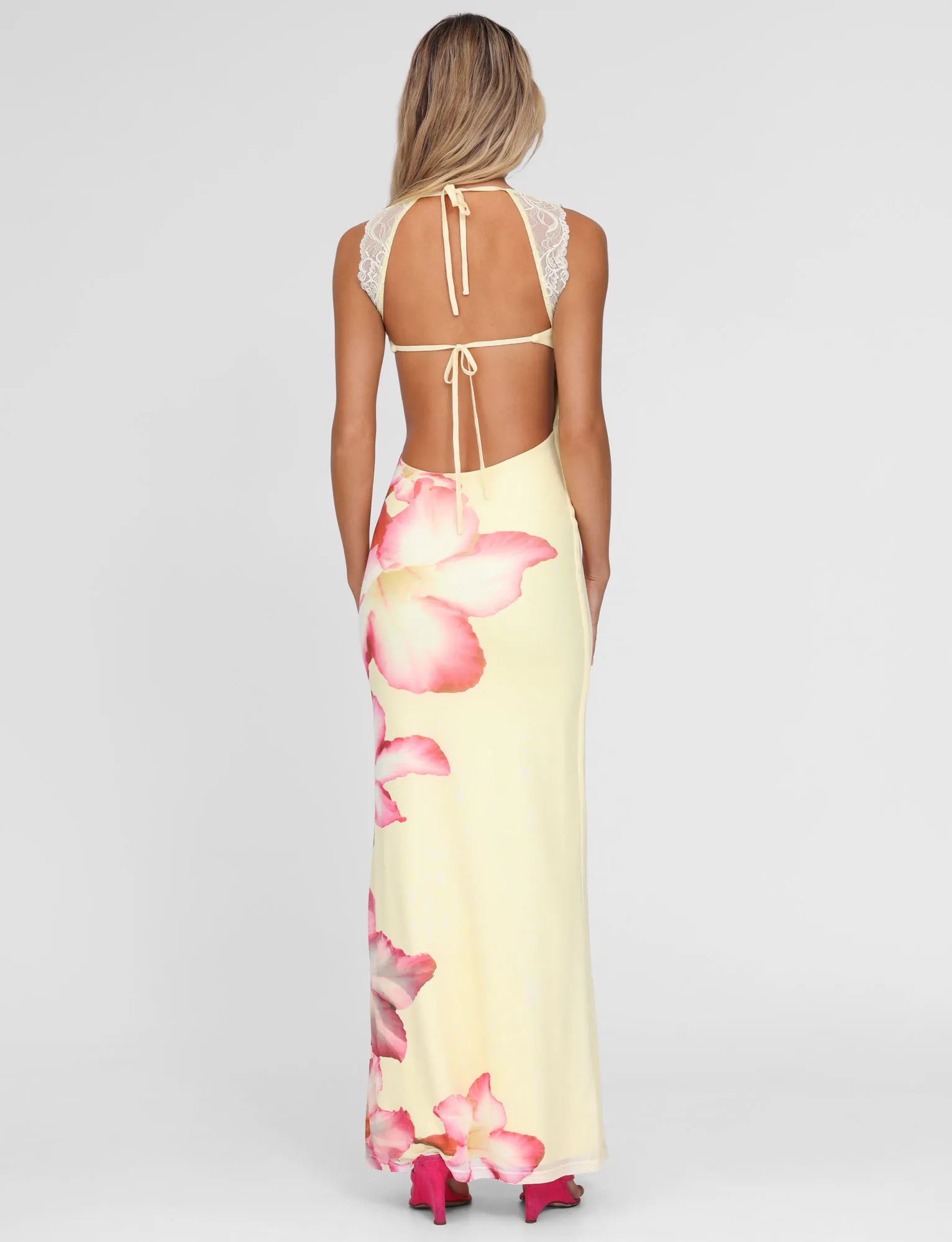 slim fit Sleeveless NYOMI MAXI DRESS - YELLOW : MACRO FLORAL : YELLOW HIBISCUS