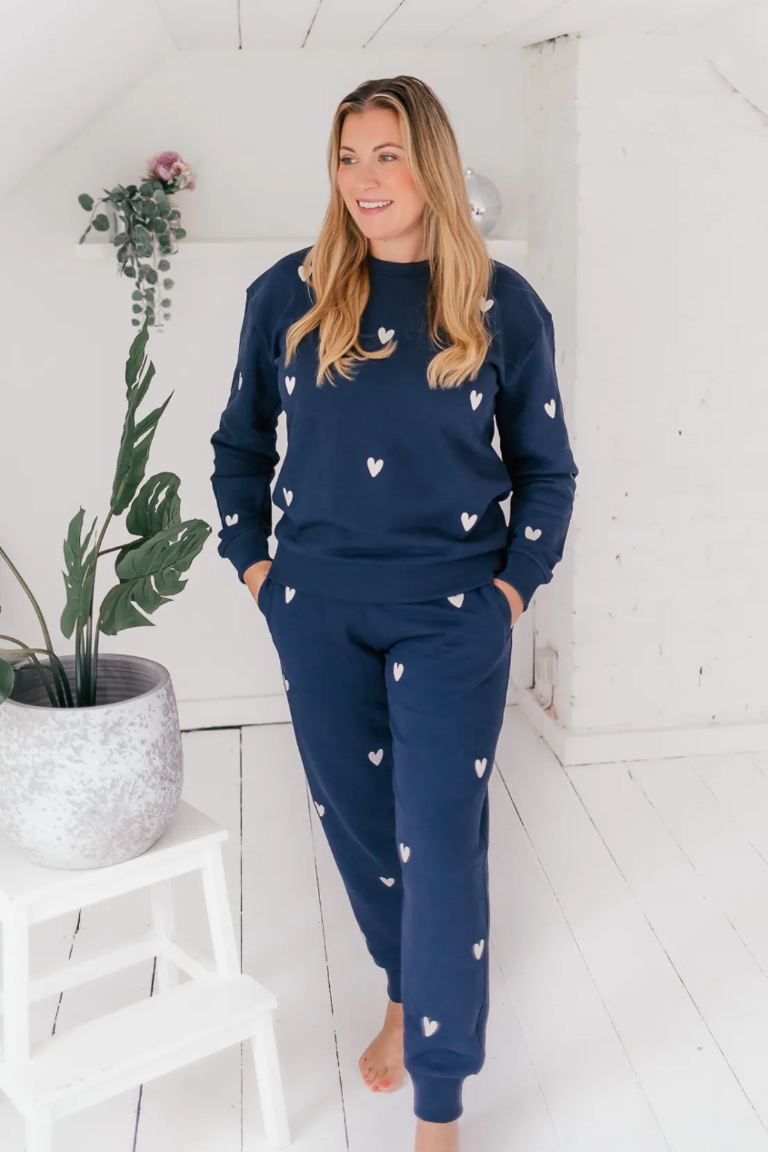 O&F Heart Embroidered Joggers - Navy Seasonal Basic Anti Snag Threading