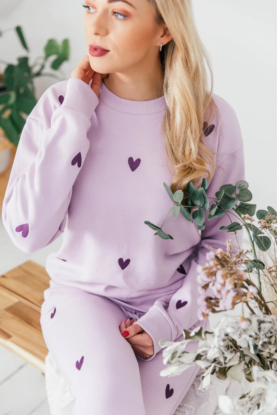 Versatile Layer O&F Heart Embroidered Sweatshirt - Lilac
