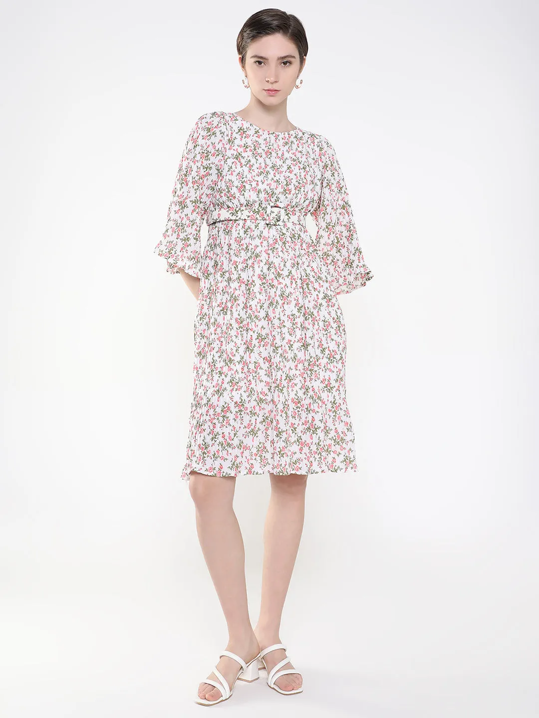 Sculpted Detail Women's White Round Neck Accordion Pleats Floral Printed Chiffon A-Line Dress With Belt