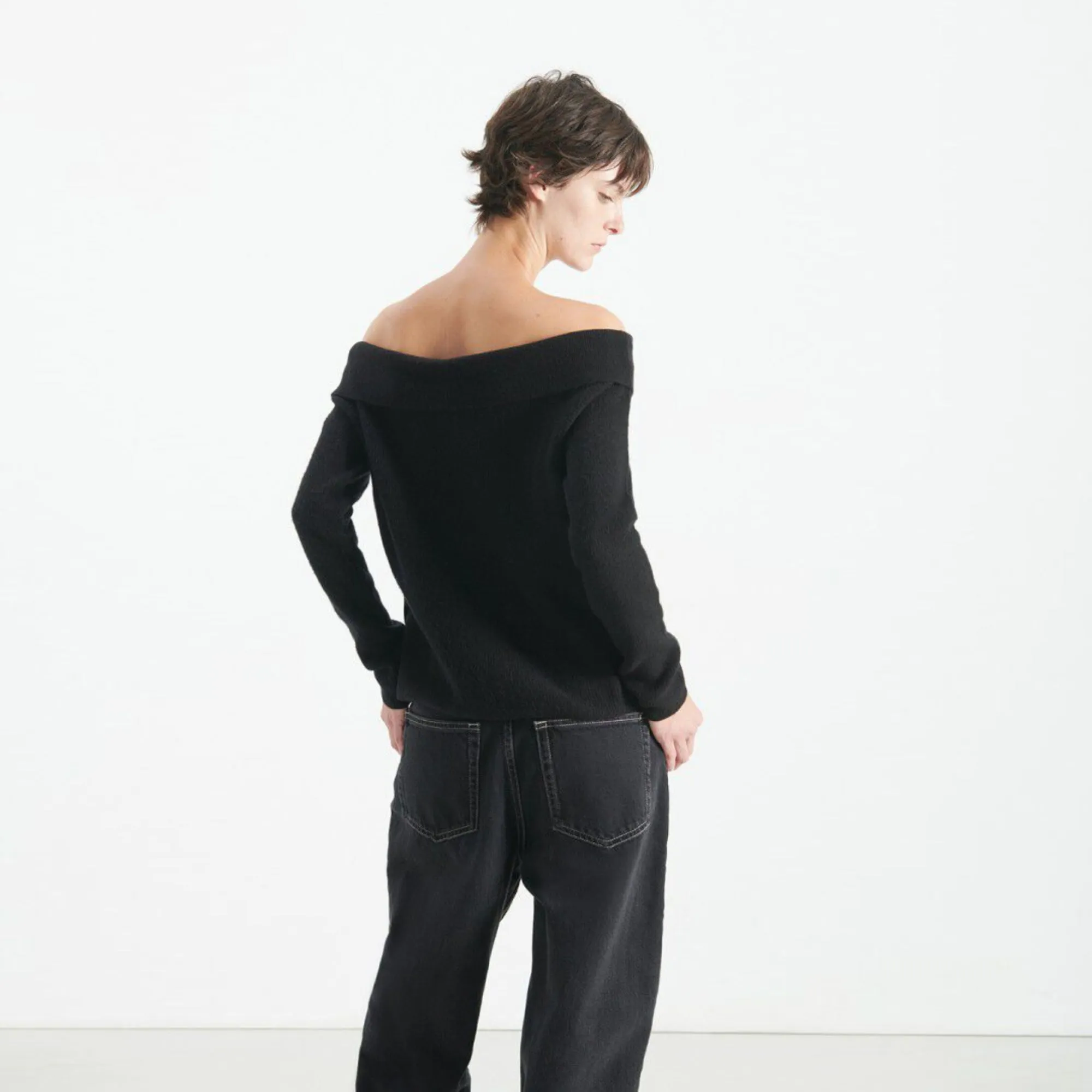 Raxow Jumper (Black) Texture Tone Bonded Hem Technology
