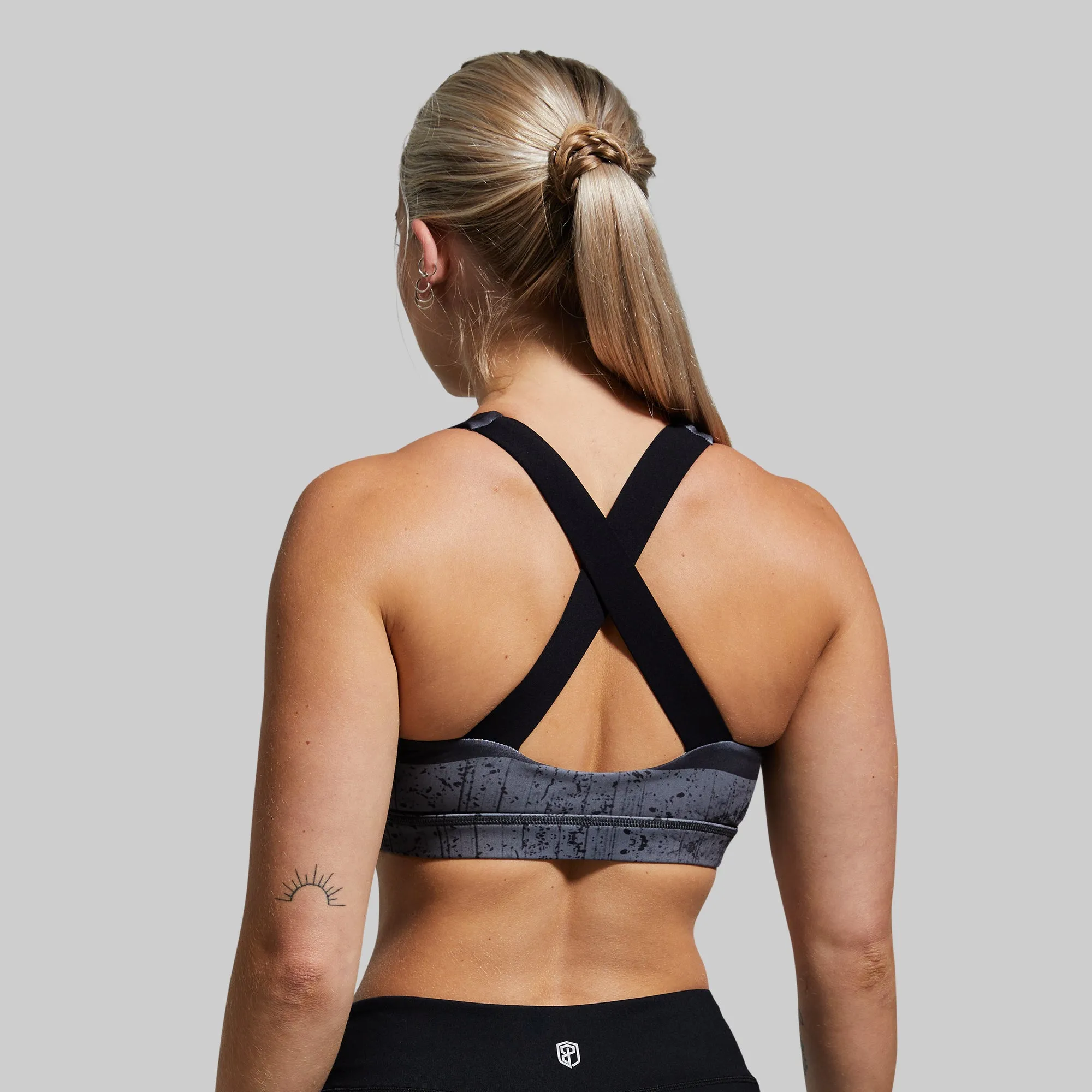 Invisible stitching seams Your Essential Original Sports Bra (Thin Blue Line Gunmetal)