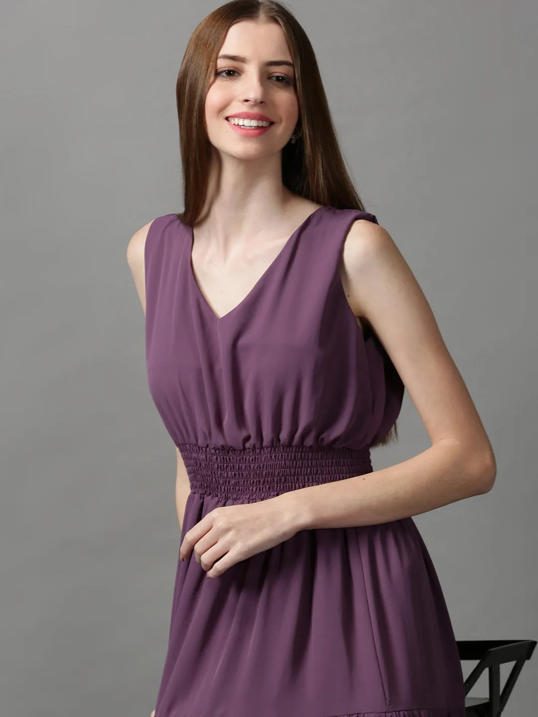 Moment Glow Women's Violet Solid V-Neck Tiered Midi Dress