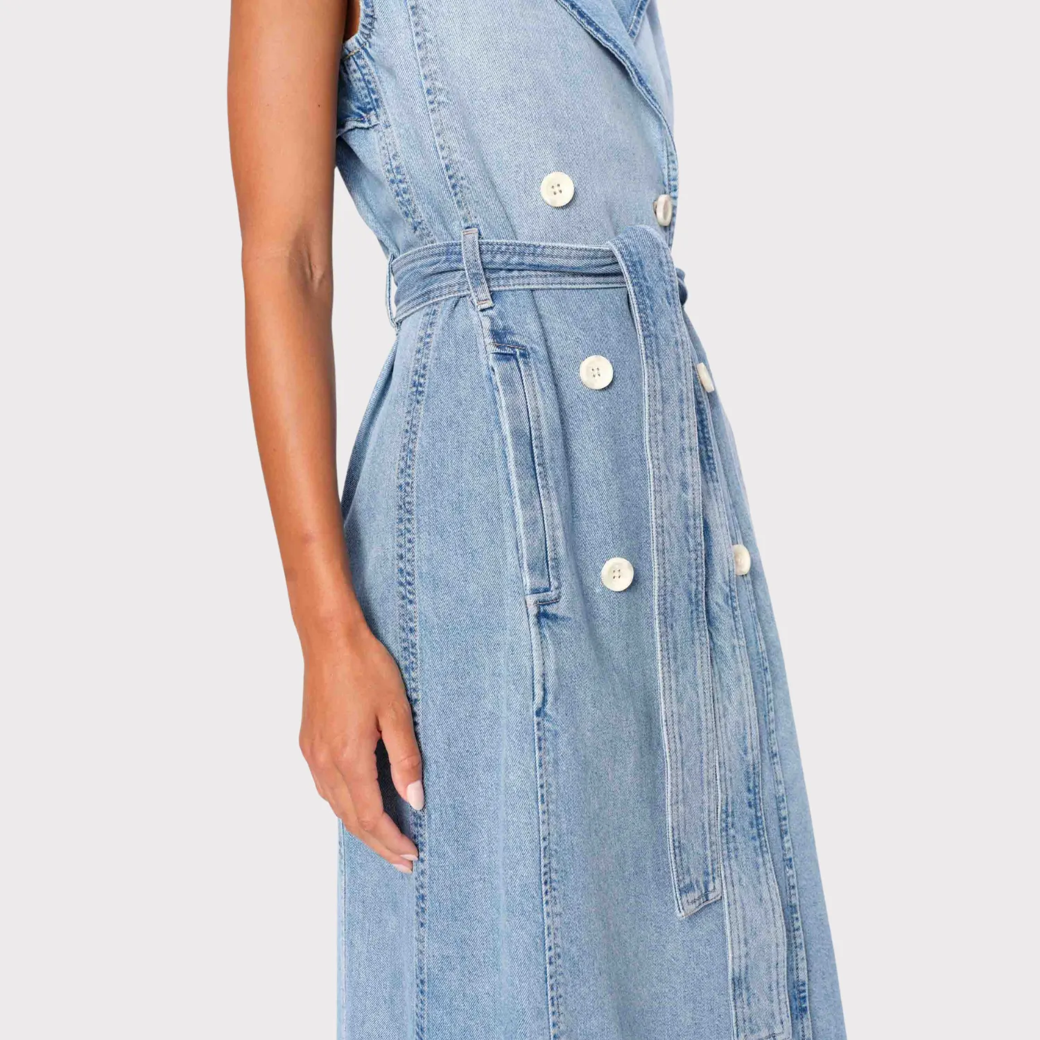 Rugged Outdoor Optimized OdorControlTreatment Sleeveless Trench Coat (Daydream)