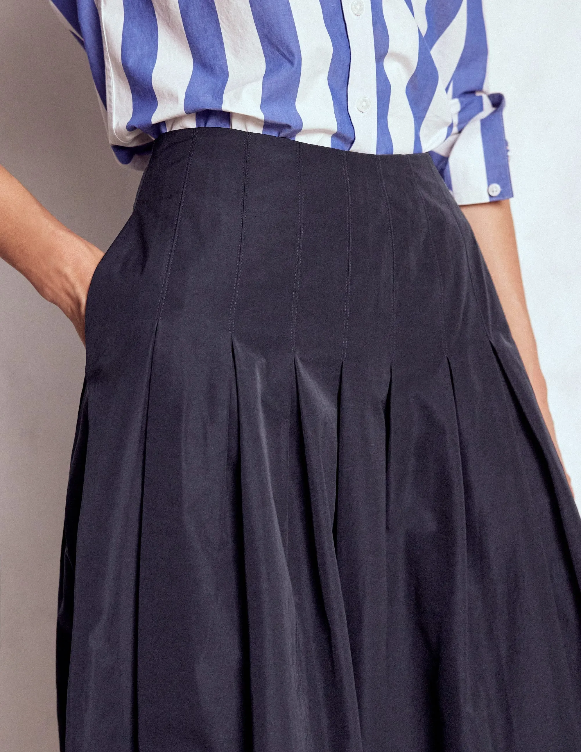 Valentina Taffeta Midi Skirt-Navy Elegant Flow Tagless label