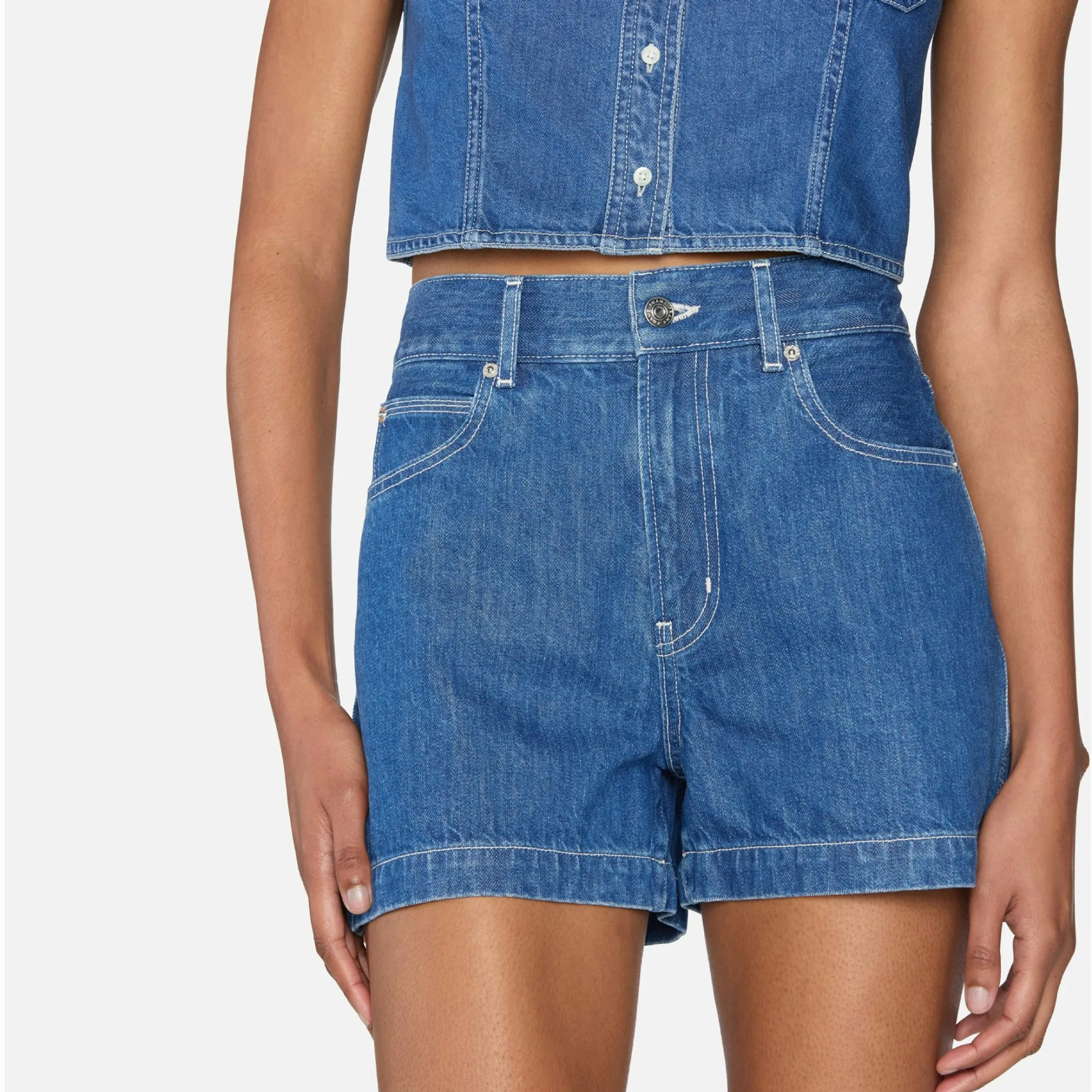 The Charm Short (Graphic) Country Core