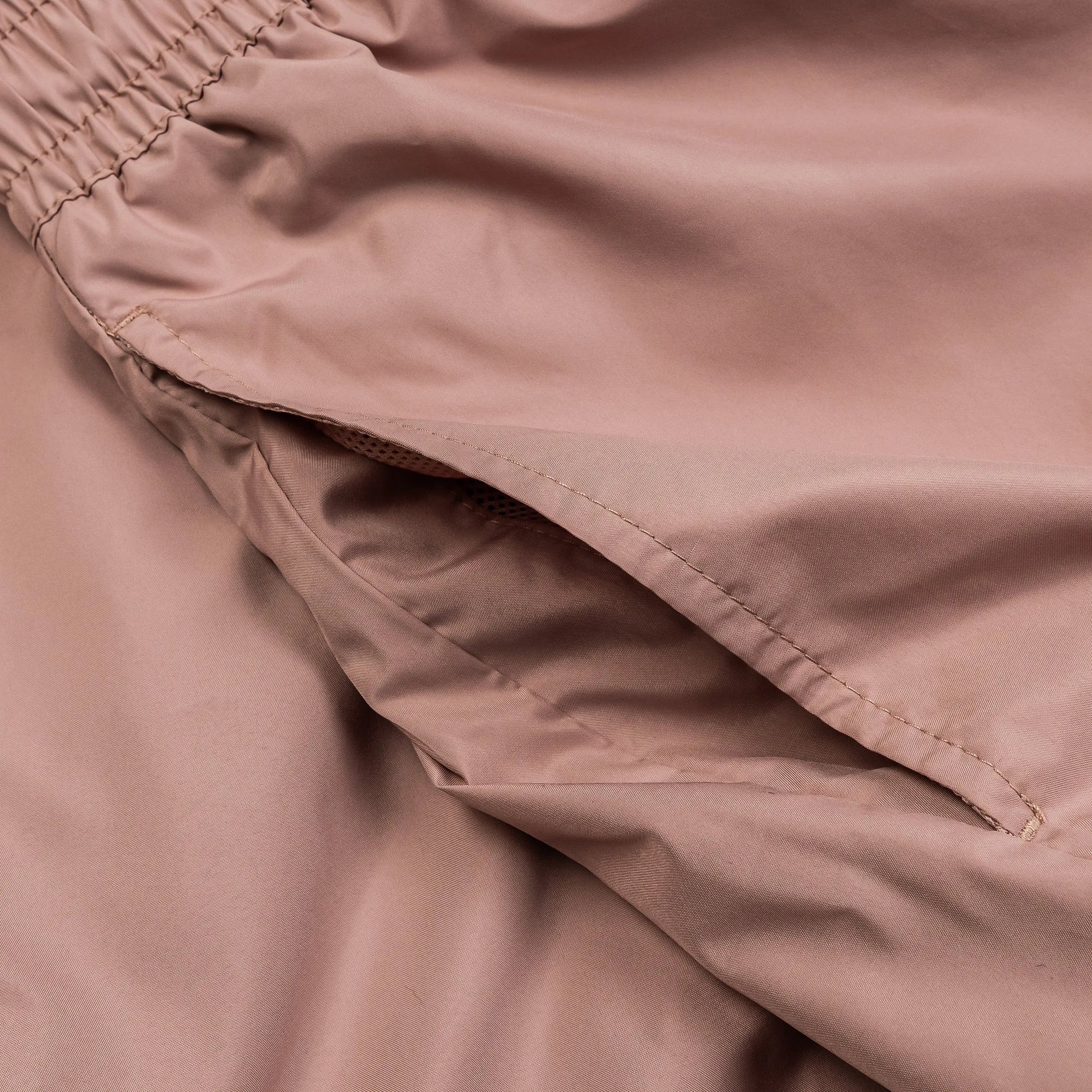 NSW Classic Woven Womens Shorts (Pink/Beige) waterproof Breathable mesh lining