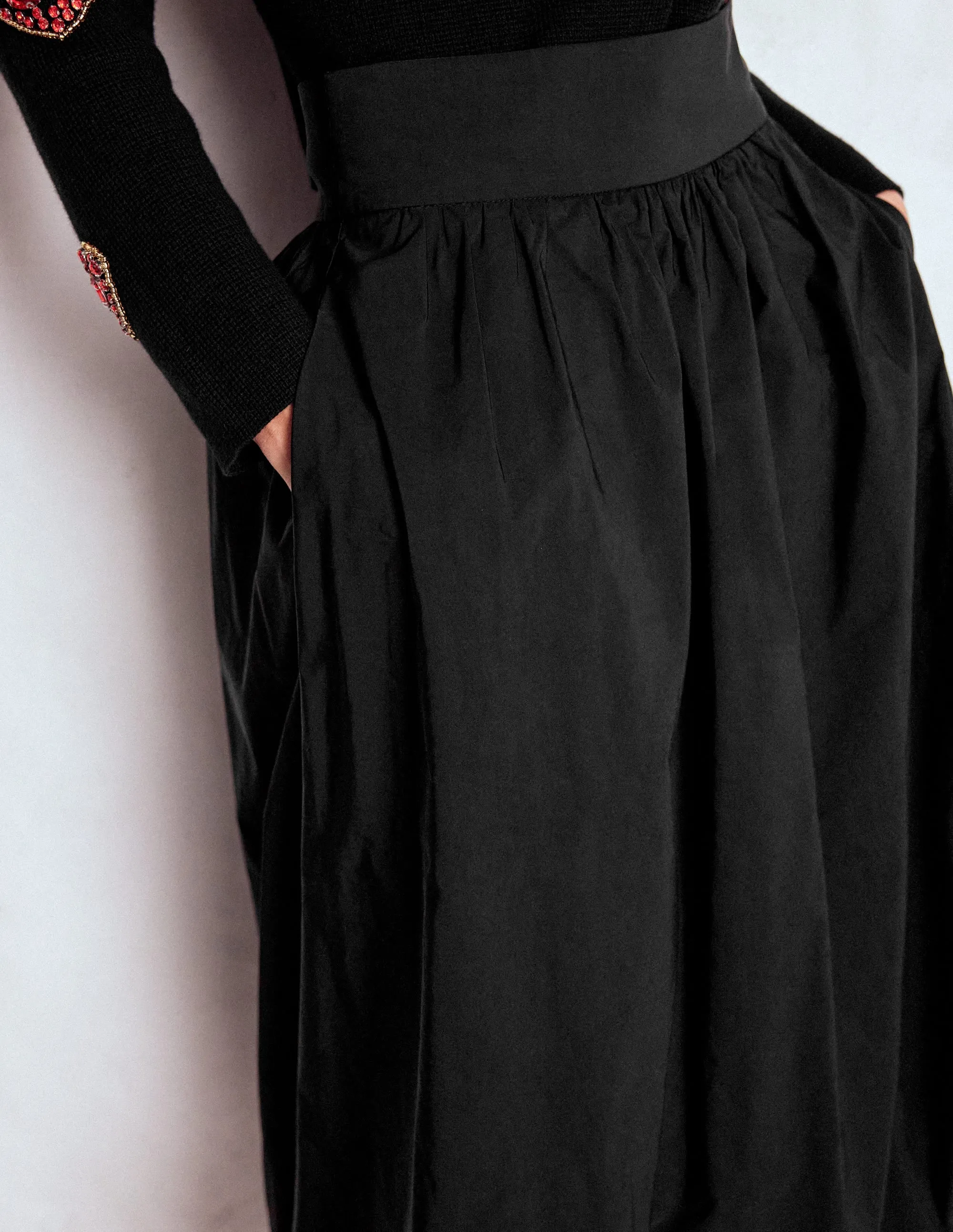 Bubble Hem Midi Skirt-Black Light Fabric urban scene