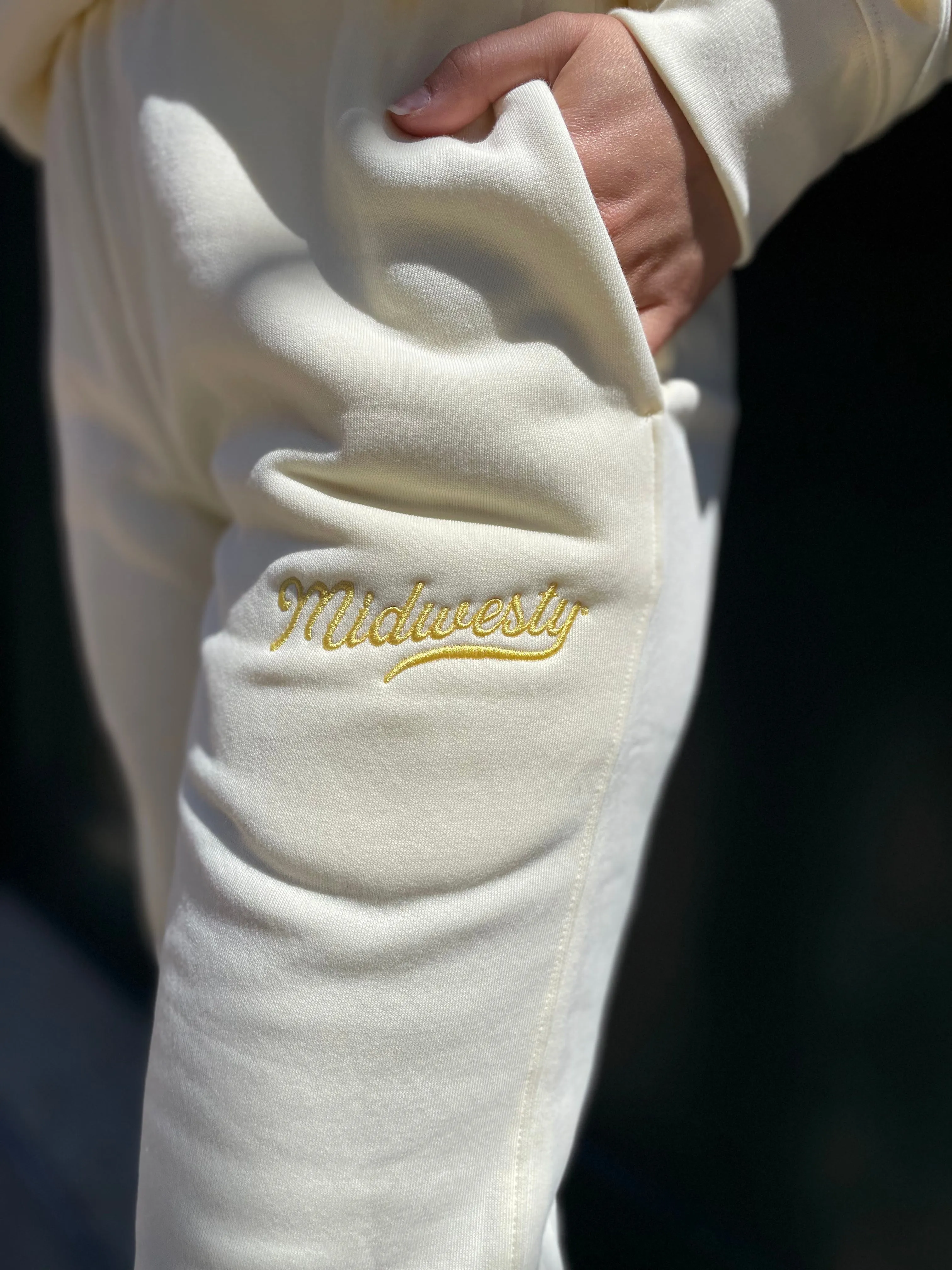 Secure Closures Side slits Midwesty Sweats in Butter Yellow (FINAL SALE)