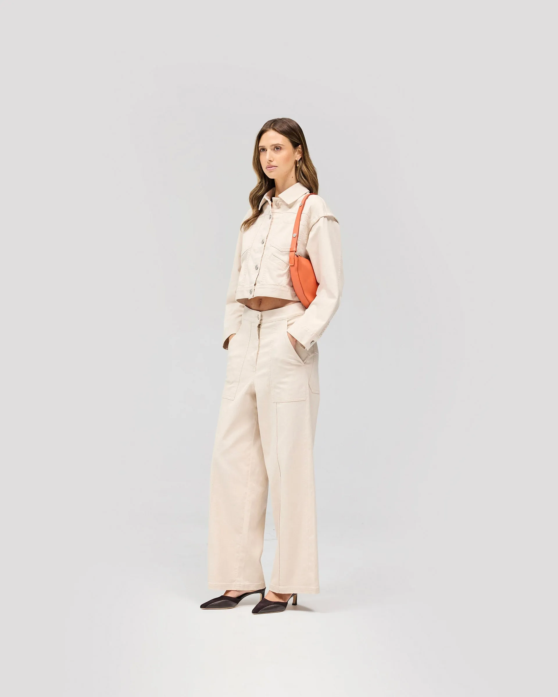 Energy Jacket - Beige Compression Resistant Insulation Zippered Pockets