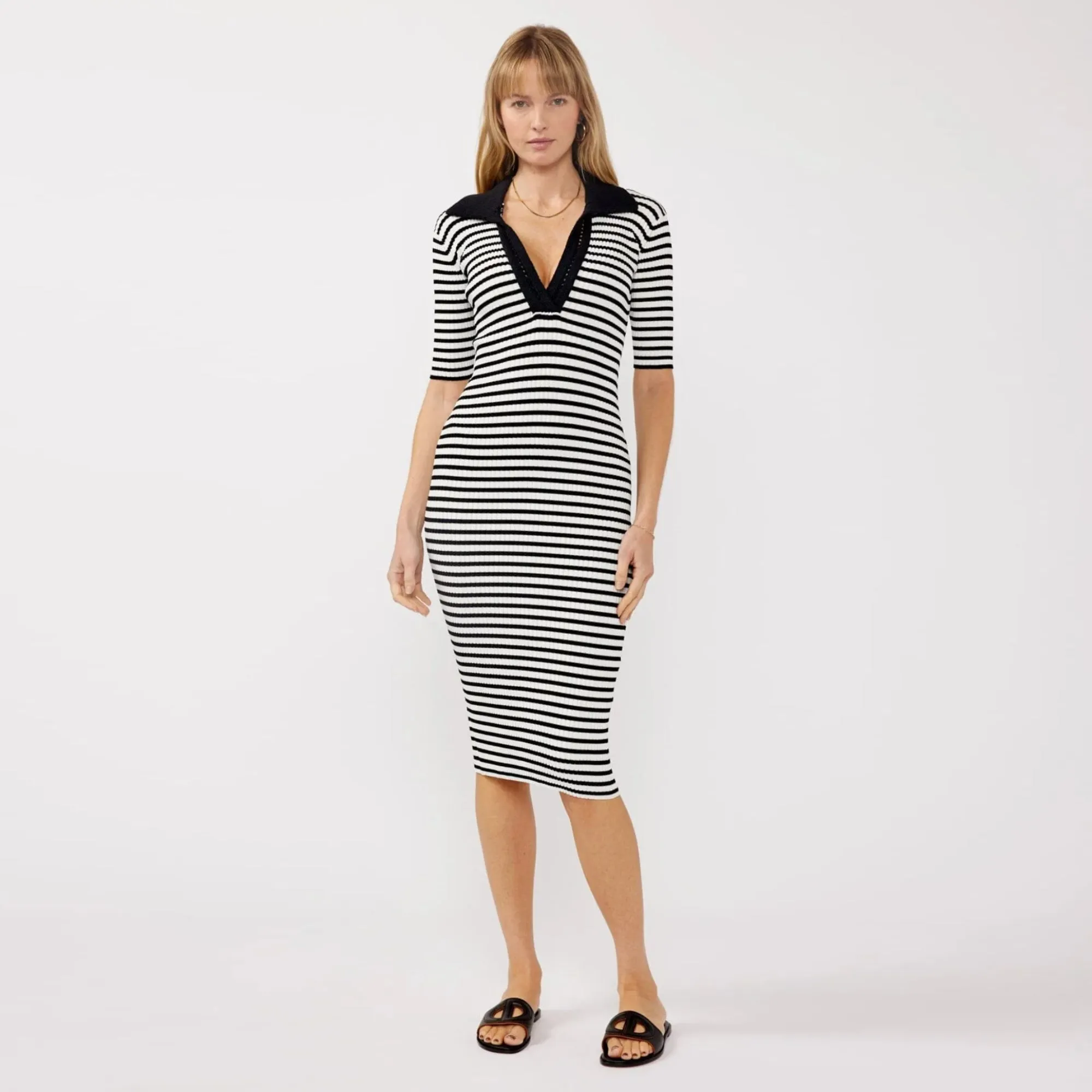 solo wear Ribbed Knit Stripe Dress with Crochet Collar (White   Black)
