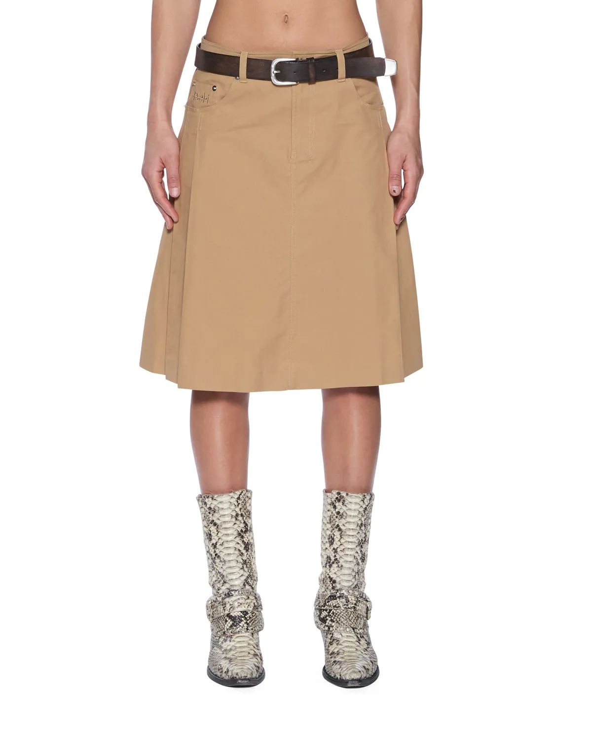 TRINITY KILT TAN Outfit Shot Travel Ease