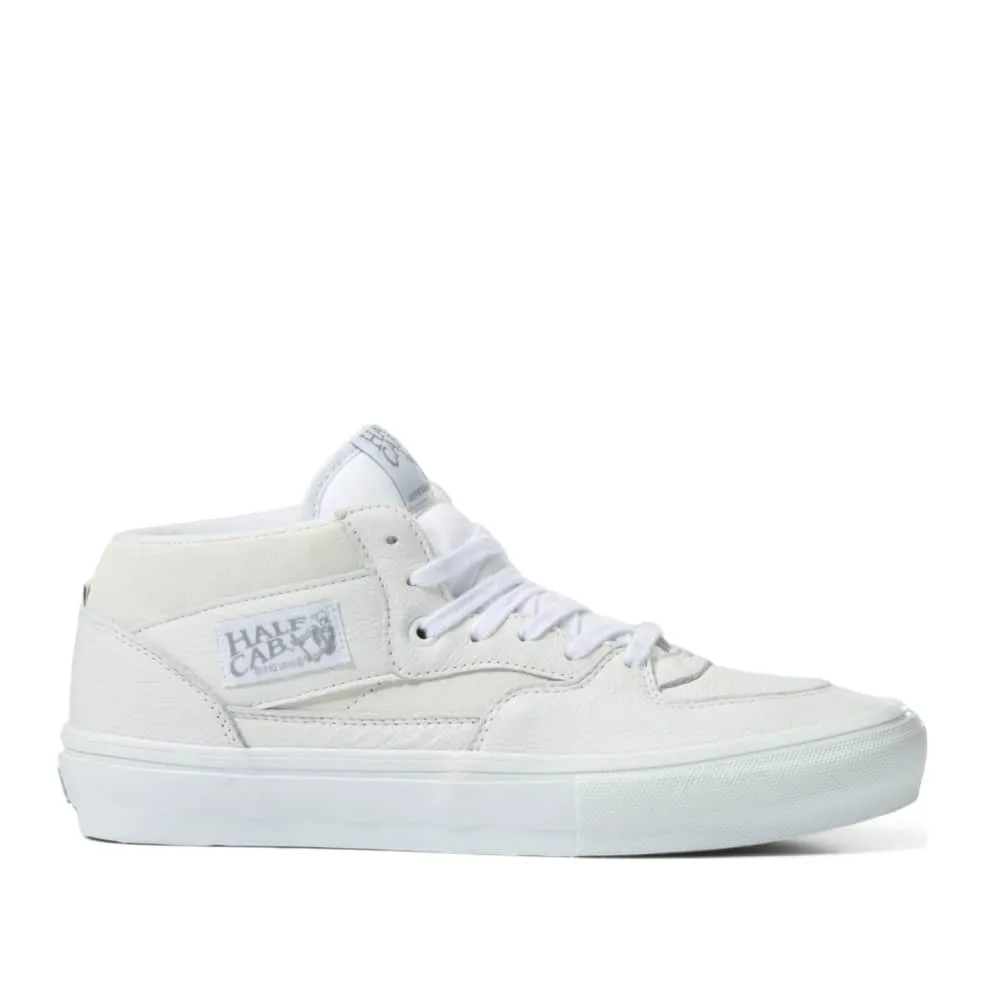 Sweat Wicking Vibrant Look Vans DAZ Skate Half Cab White/White
