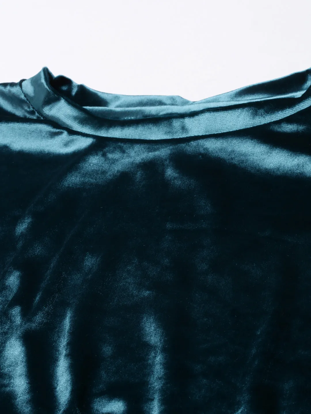 Sporty and Cool Feminine Appeal Women's Teal Round Neck Velvet Crop Top