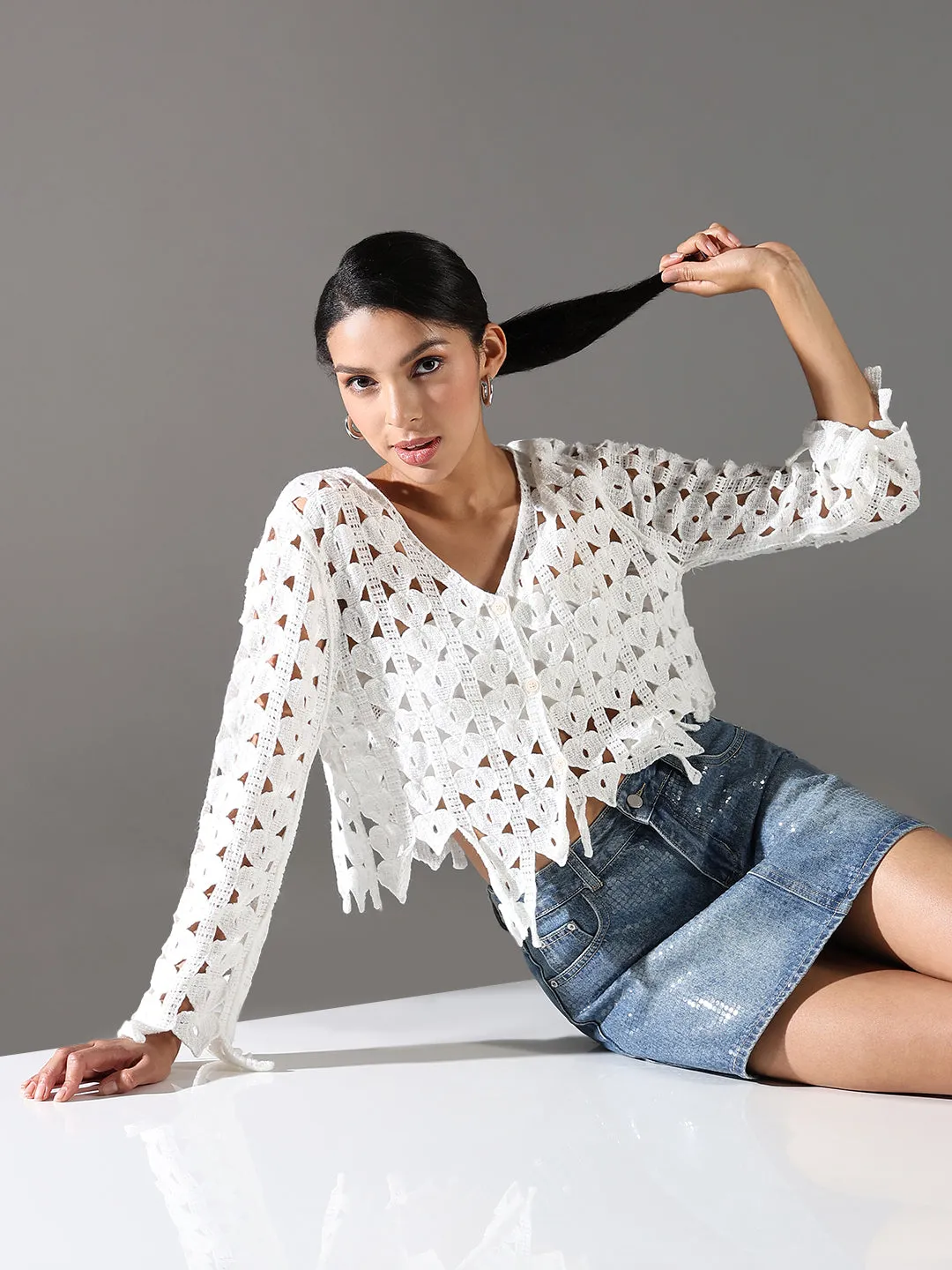 Women's Asymmetric Cut Out White V-Neck Crop Top Classic Color Classic Trend Look