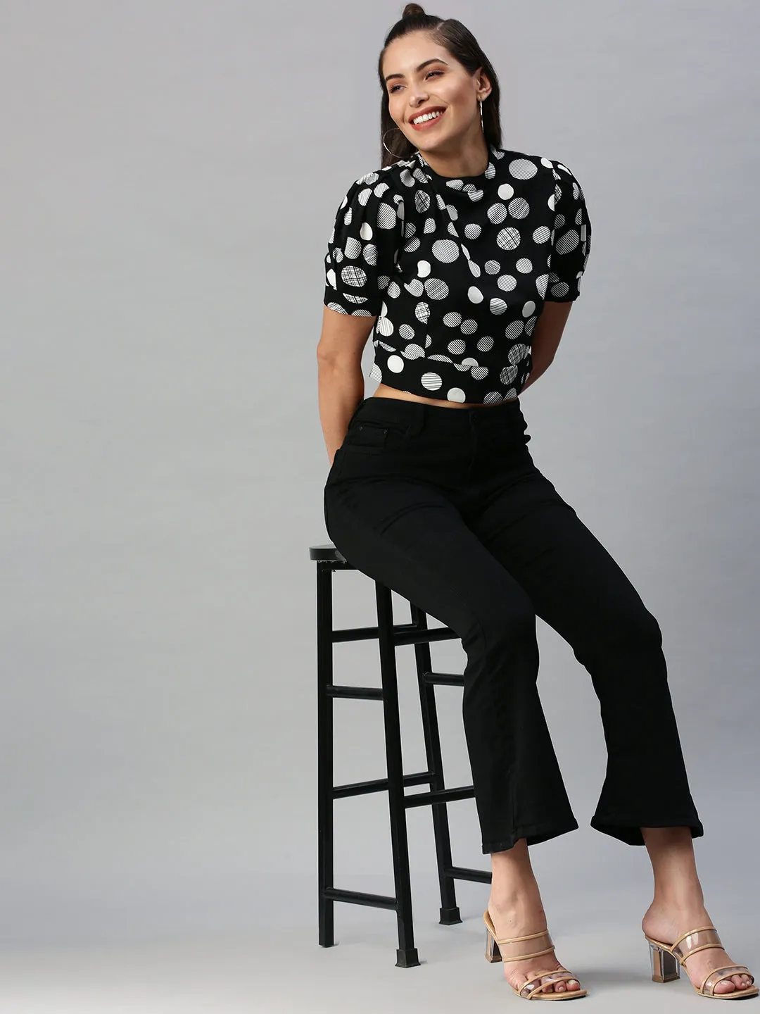 Double Stitched Seams Women's Black Print Crepe Crop Top