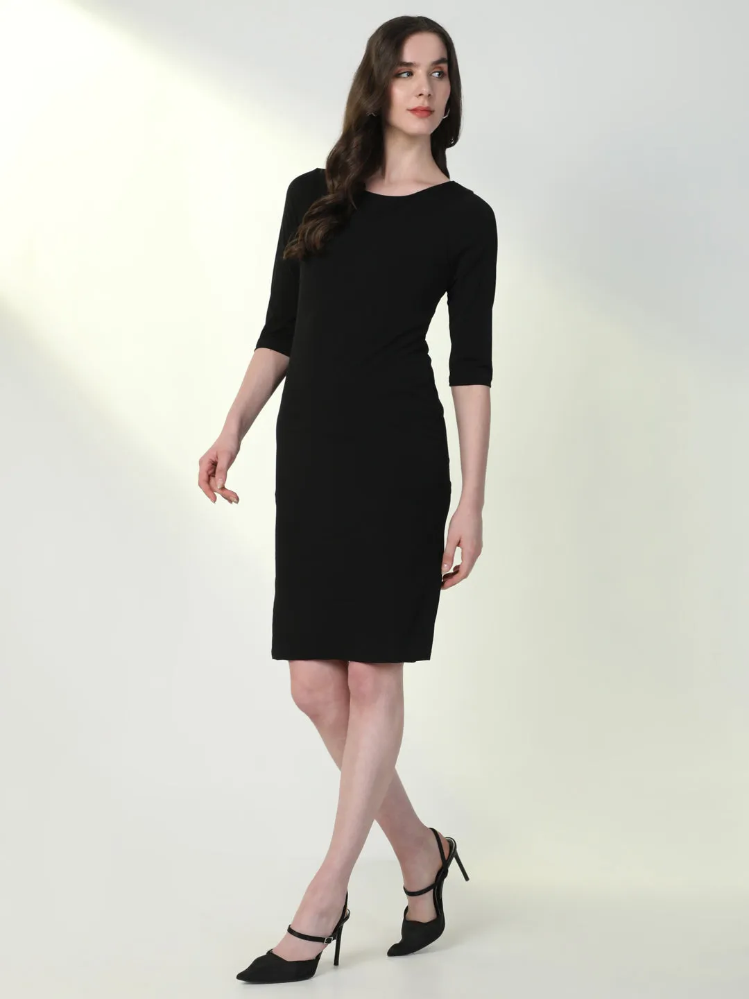 Timeless fitted silhouette Neat Finish Women's Black Round Neck Bodycon Casual Dress