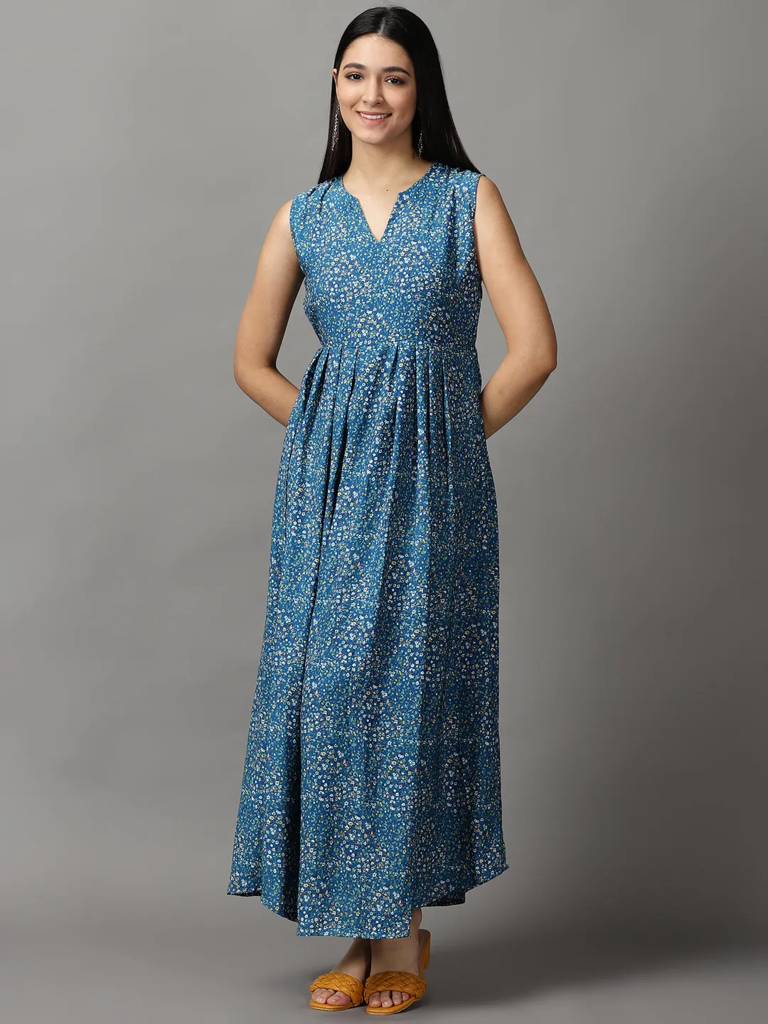 Women's Blue Floral Fit and Flare Maxi Dress Flattering and Chic
