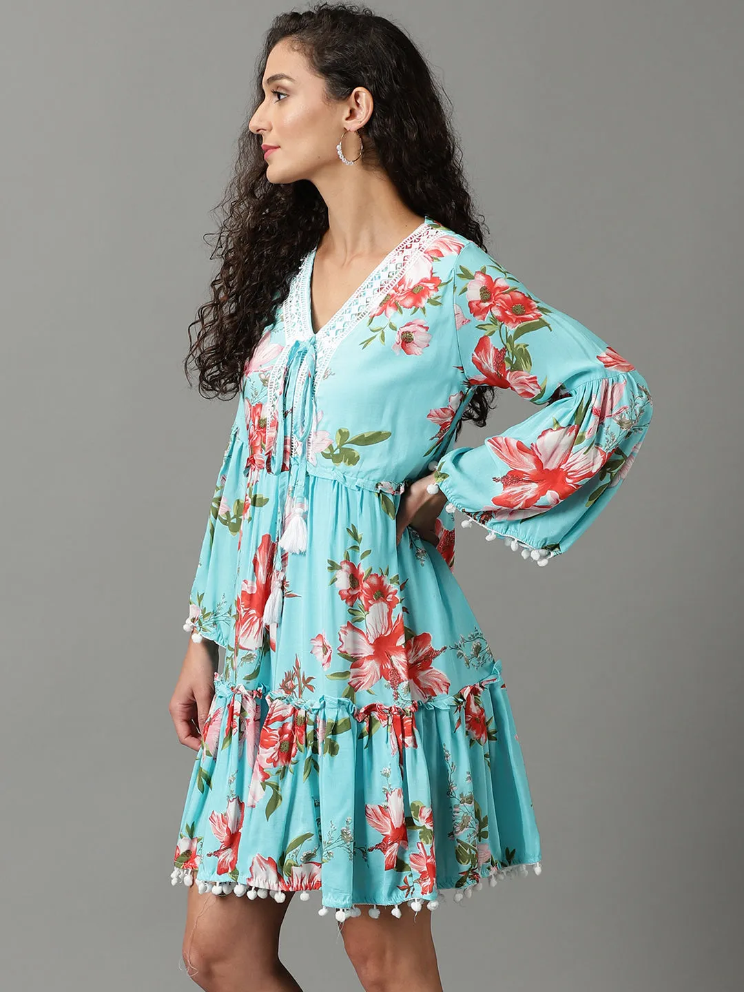 Sweet Mood Women's Blue V-Neck Floral Printed Tiered Crepe A-Line Dress