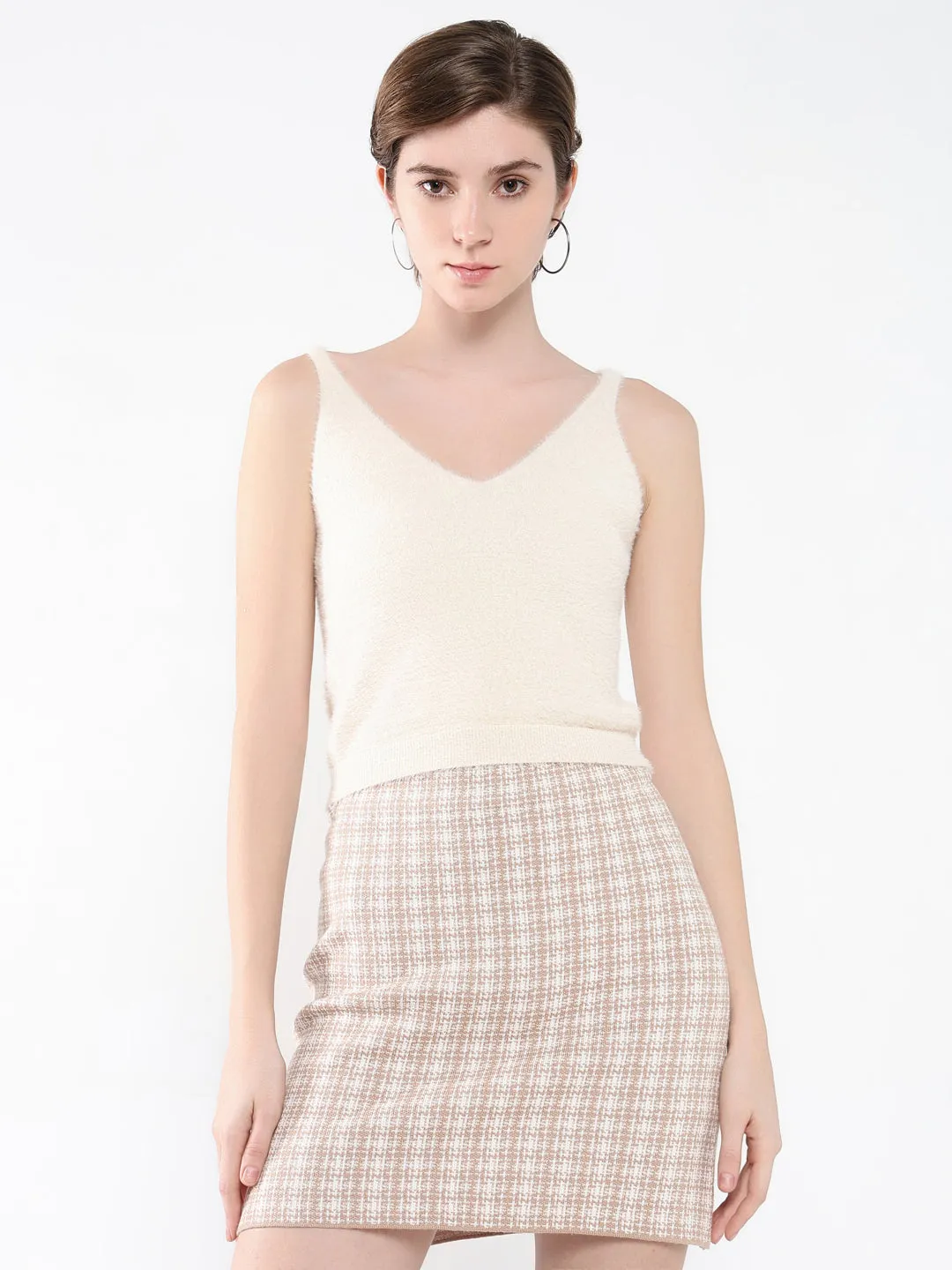 Comfy Design Women's Cream Self Design V-Neck Acrylic Top